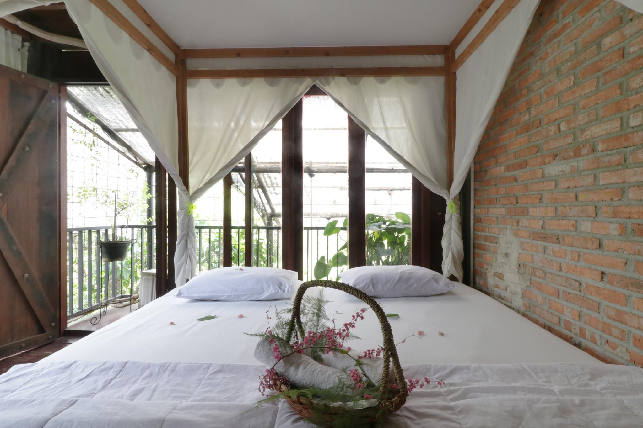Deluxe Room with Balcony