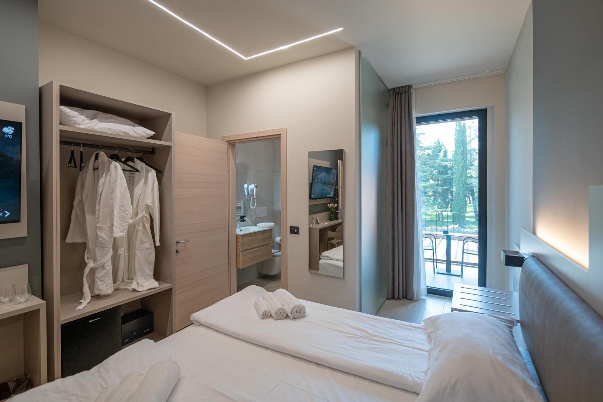 Deluxe Double Room with Balcony