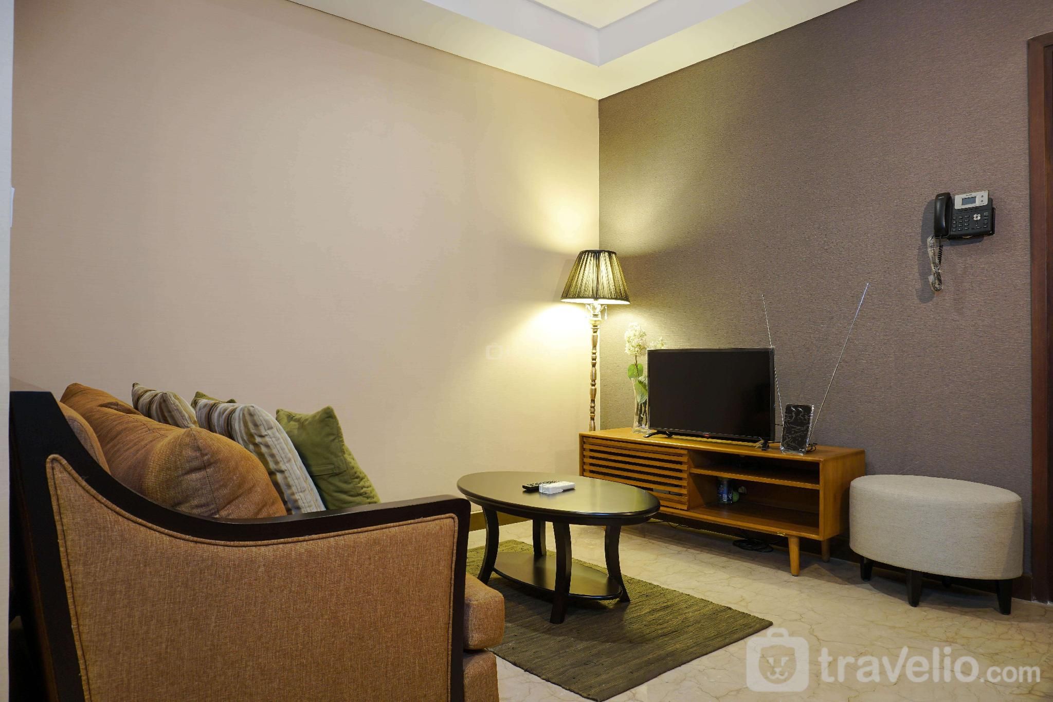 Luxurious 1BR @ L'Avenue Apartment By Travelio One Bedroom - Apartment