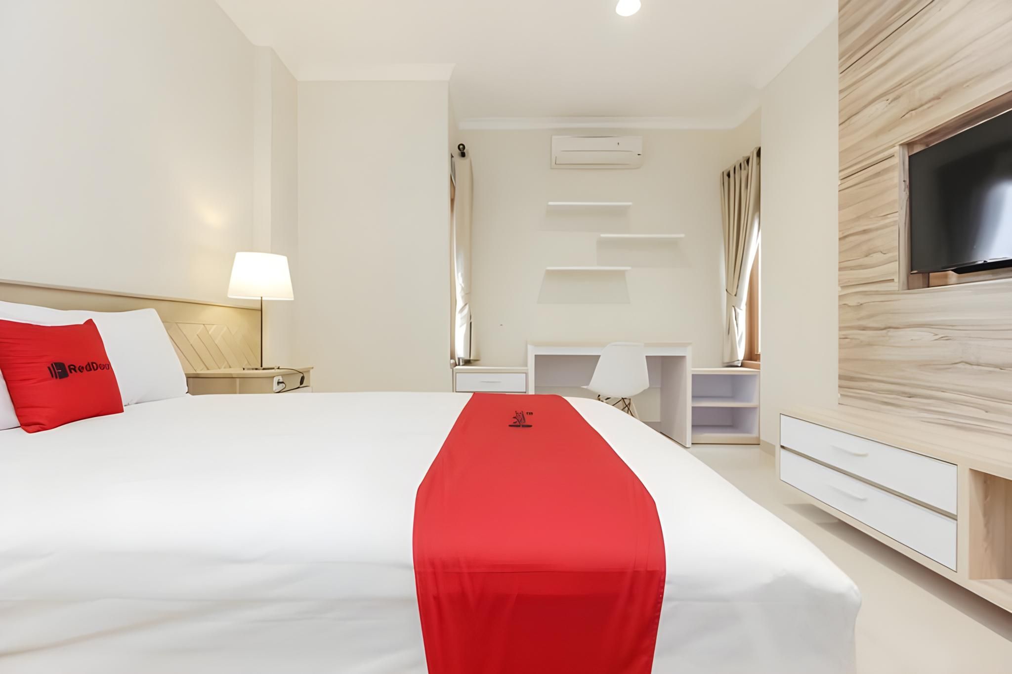 RedDoorz Room