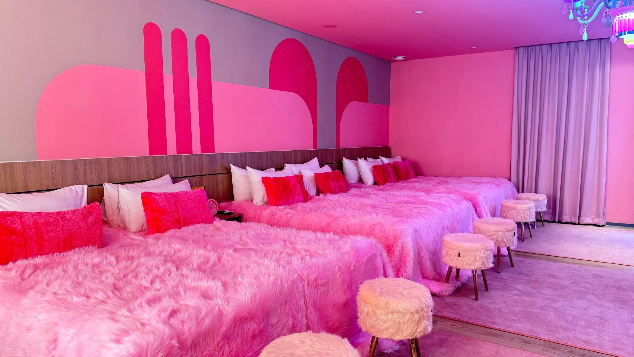Bridal Suite for 9 Person
