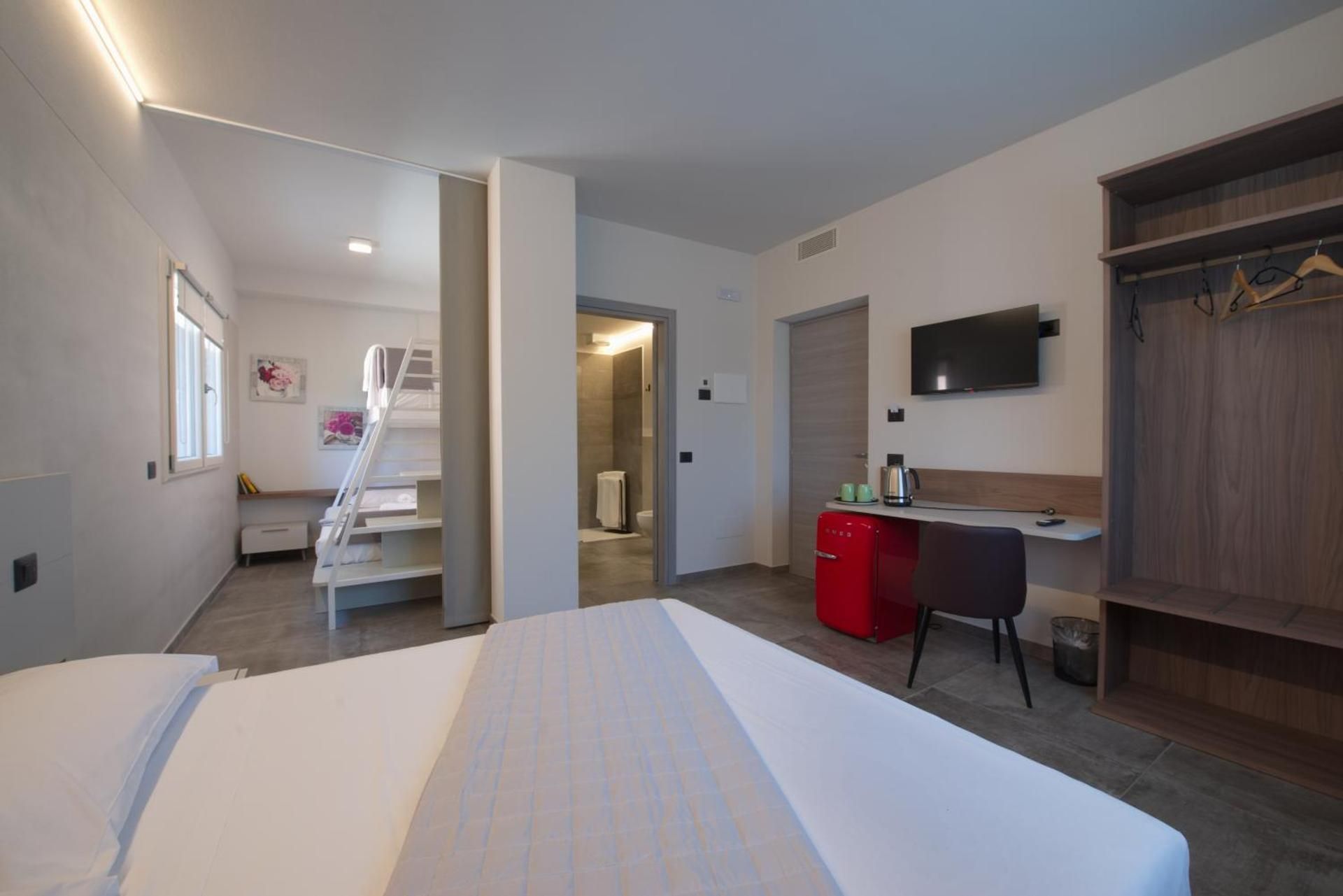 Quadruple Room with Private Bathroom