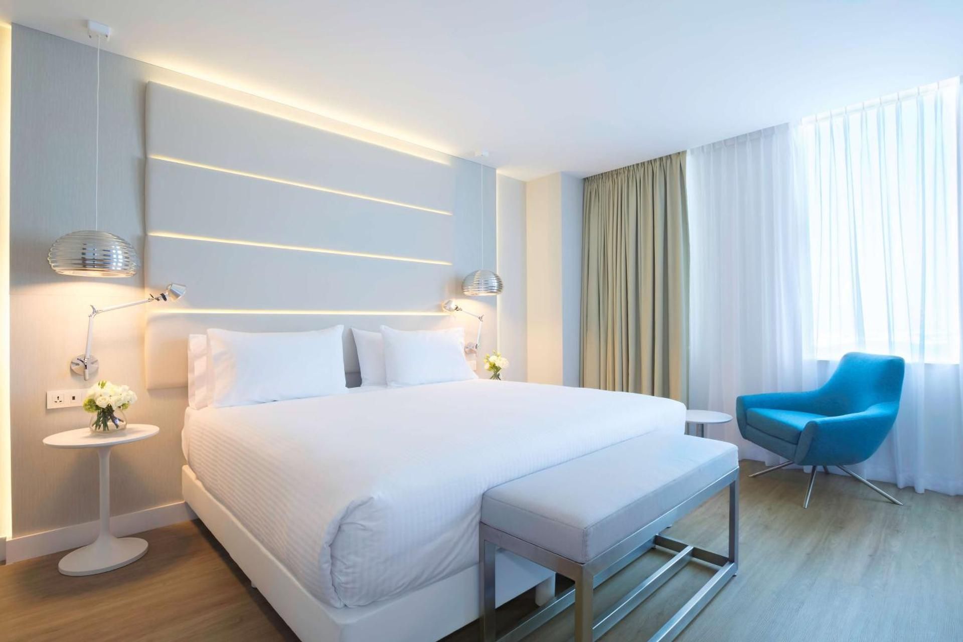 NH Monterrey La Fe Junior Suite with Extrabed