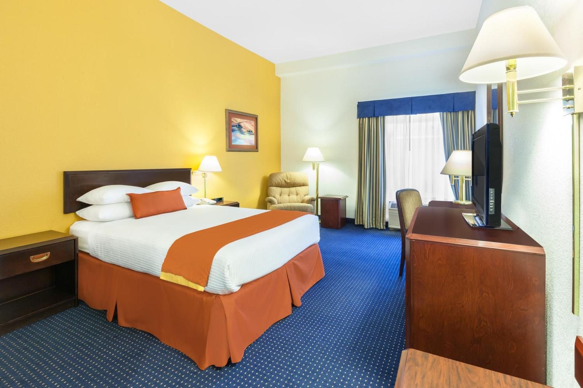 Accessible 1 Queen Bed Non-Smoking