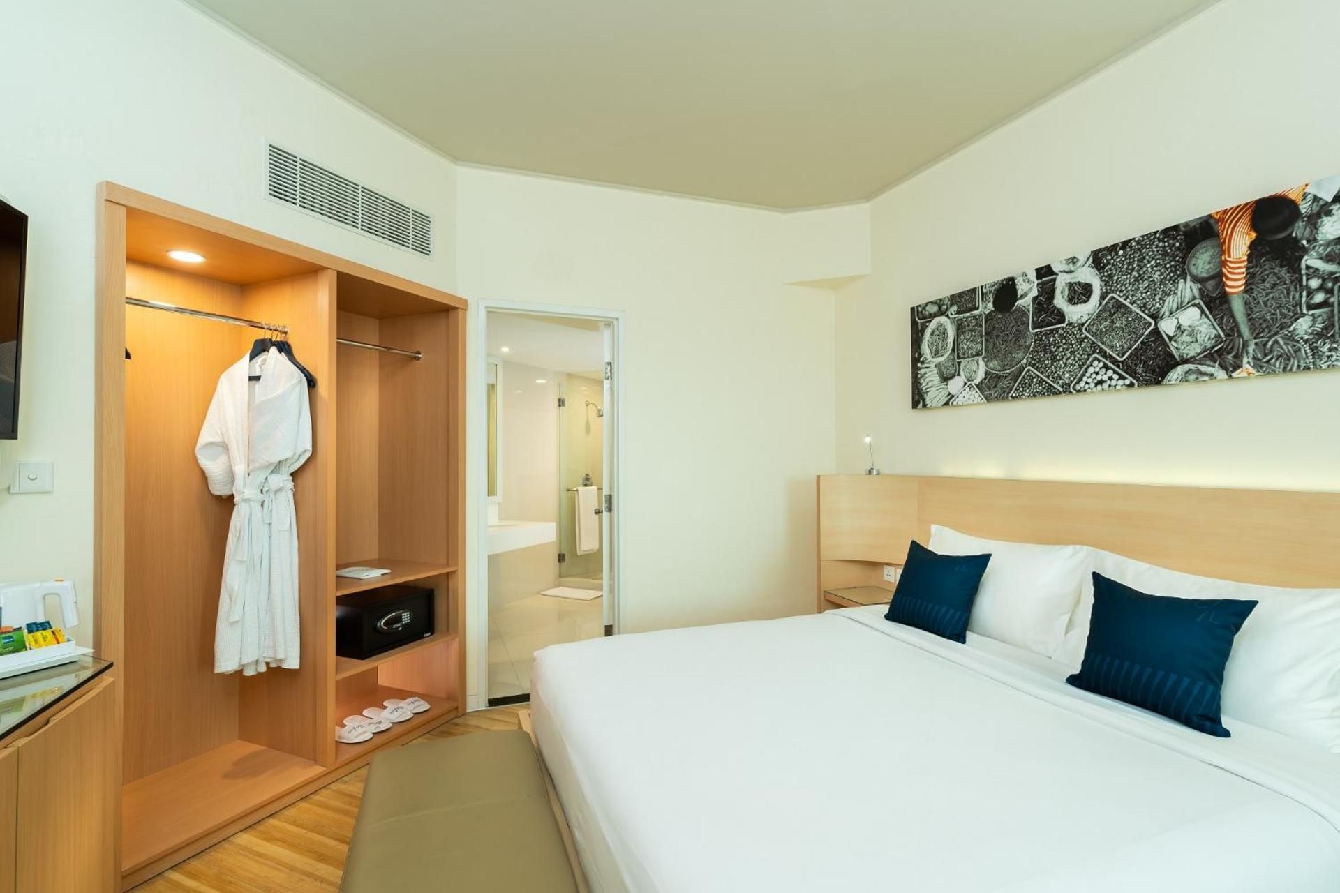Deluxe Suite