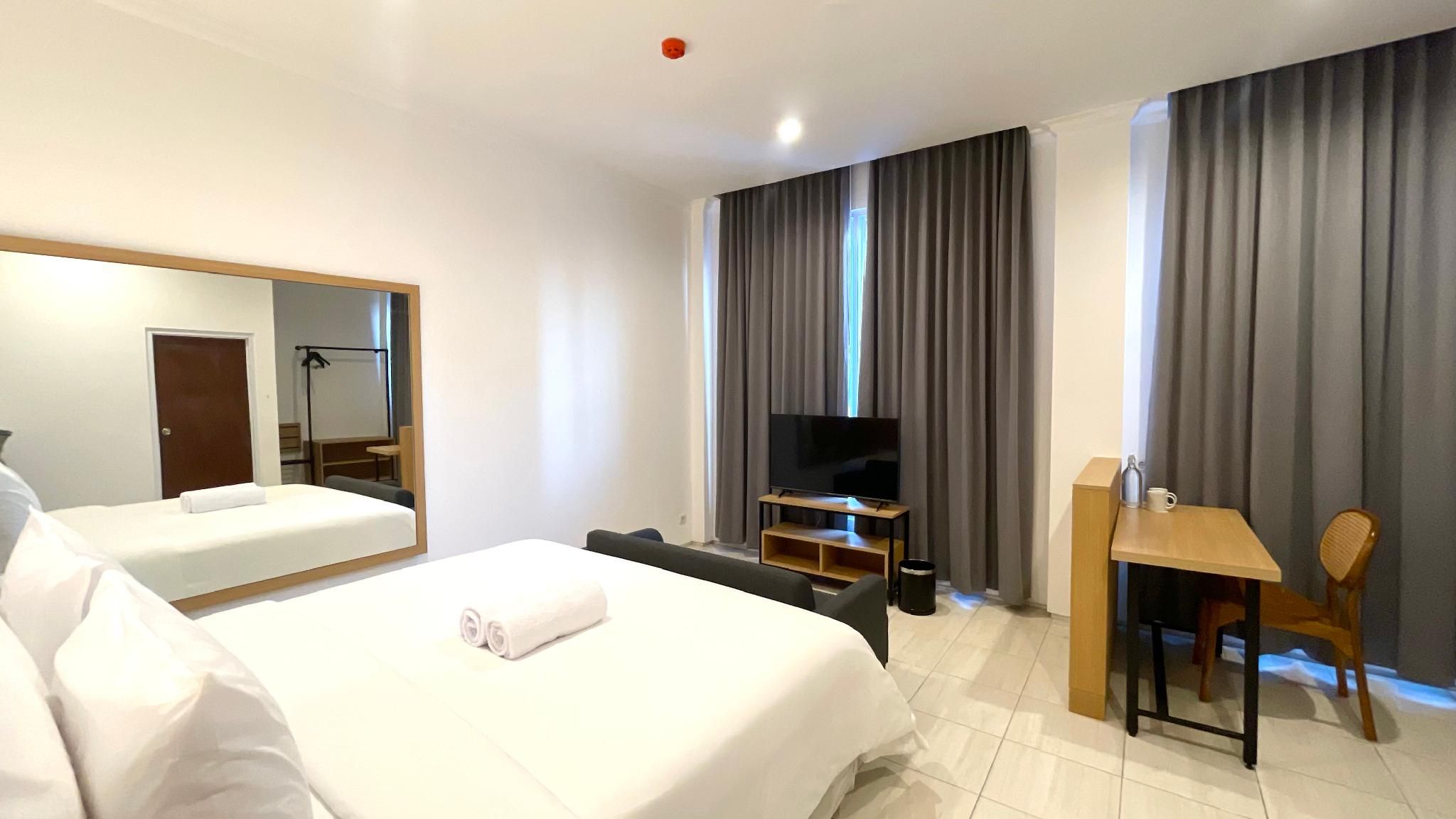 Deluxe Corner Double Room