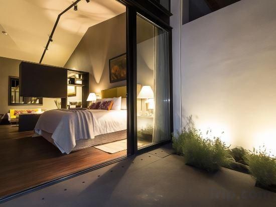 Suite Uvence Plus