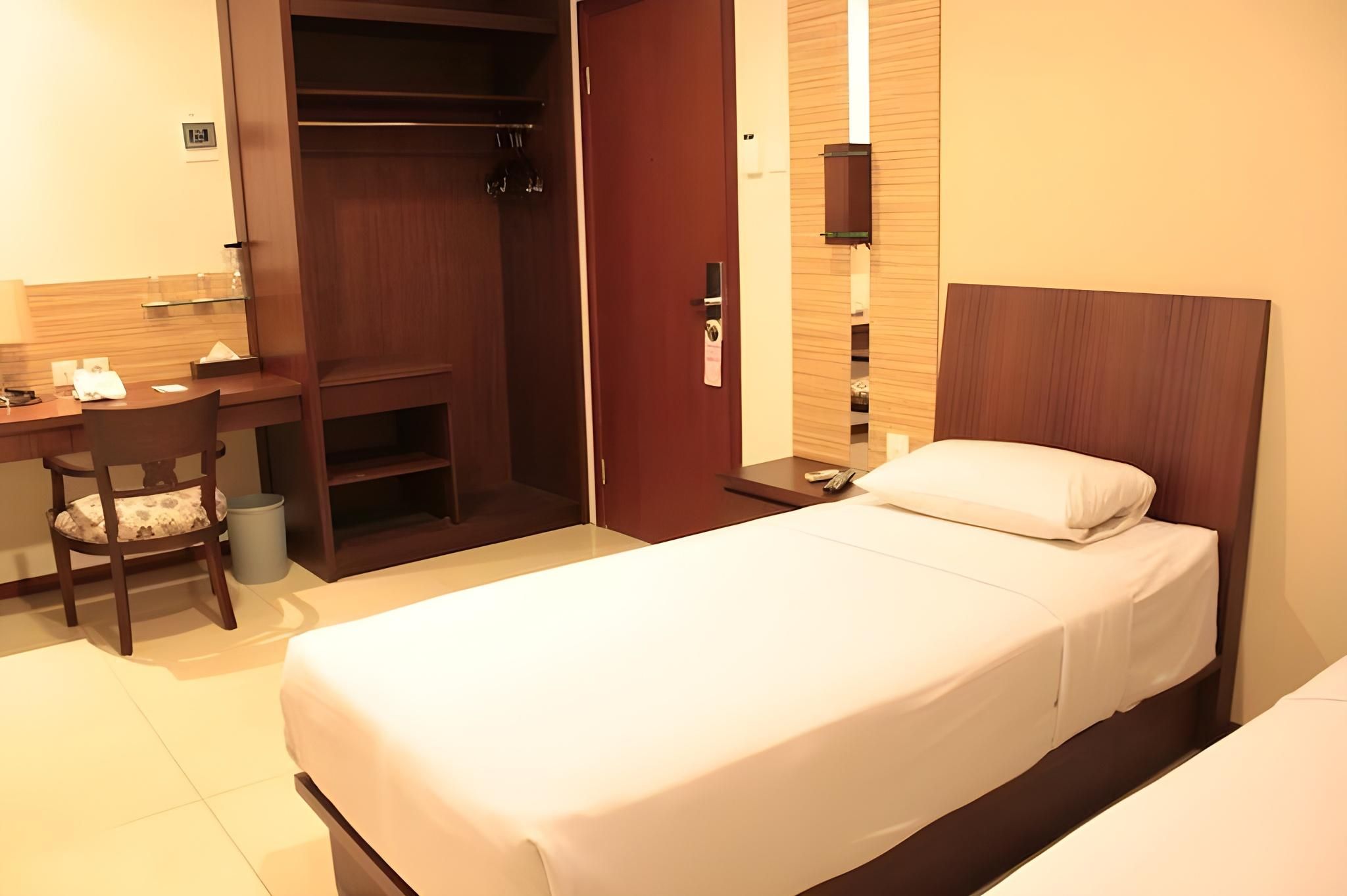 Thamrin Condotel Jakarta Standard Twin Room 5