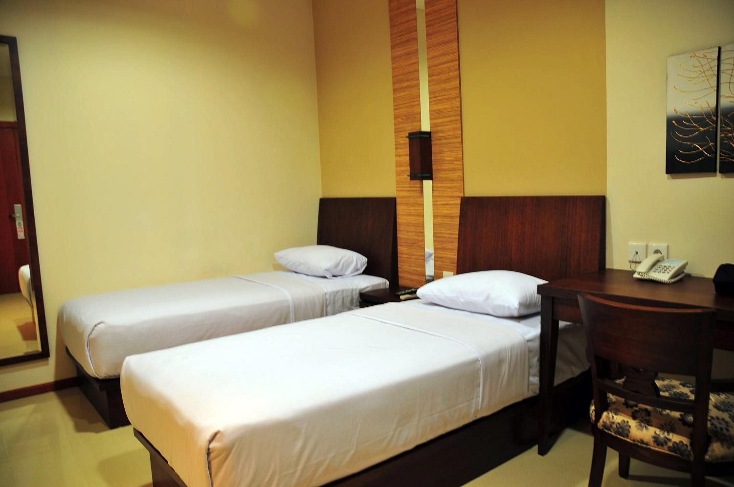Thamrin Condotel Jakarta Standard Twin Room 6