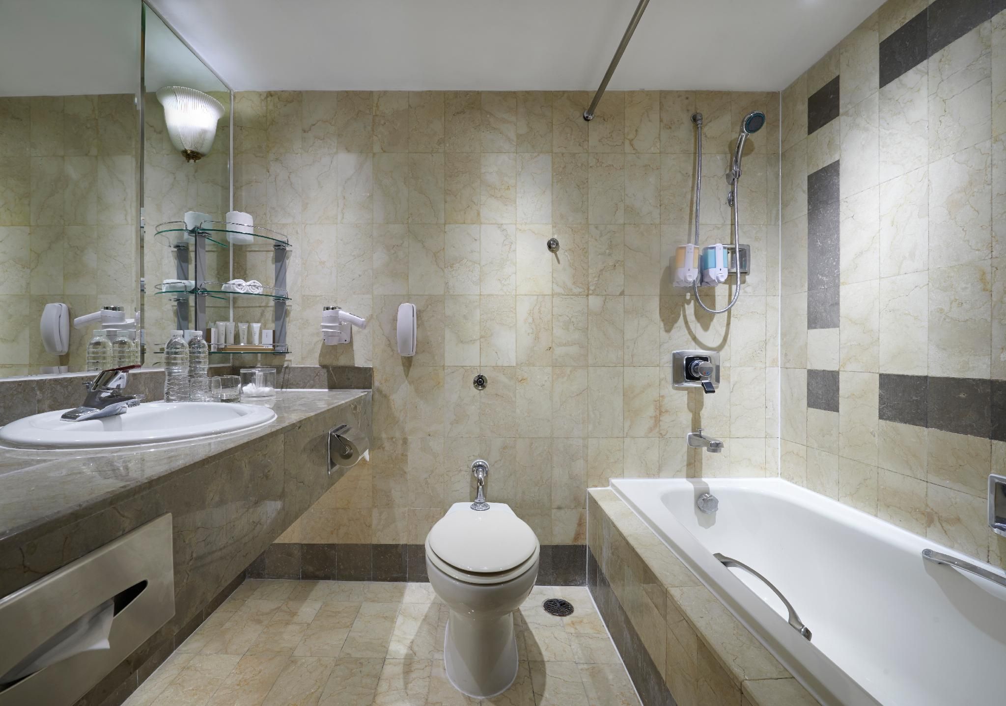 Pacific Suite, Executive lounge access, 1 Bedroom Suite, 1 King, City view