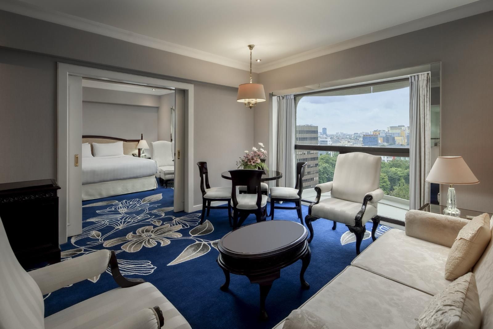 Pacific Suite, Executive lounge access, 1 Bedroom Suite, 1 King, City view