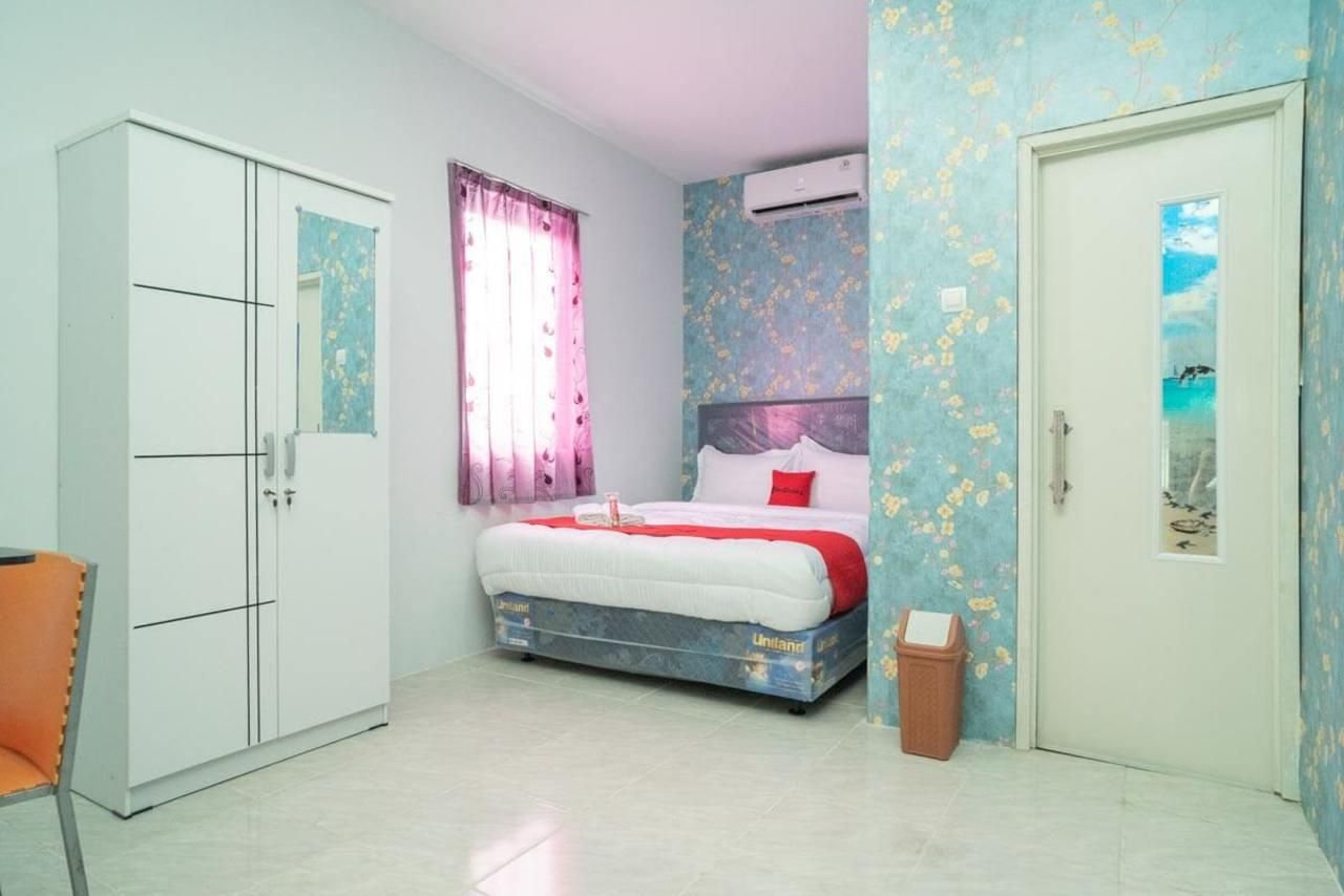 RedDoorz Room