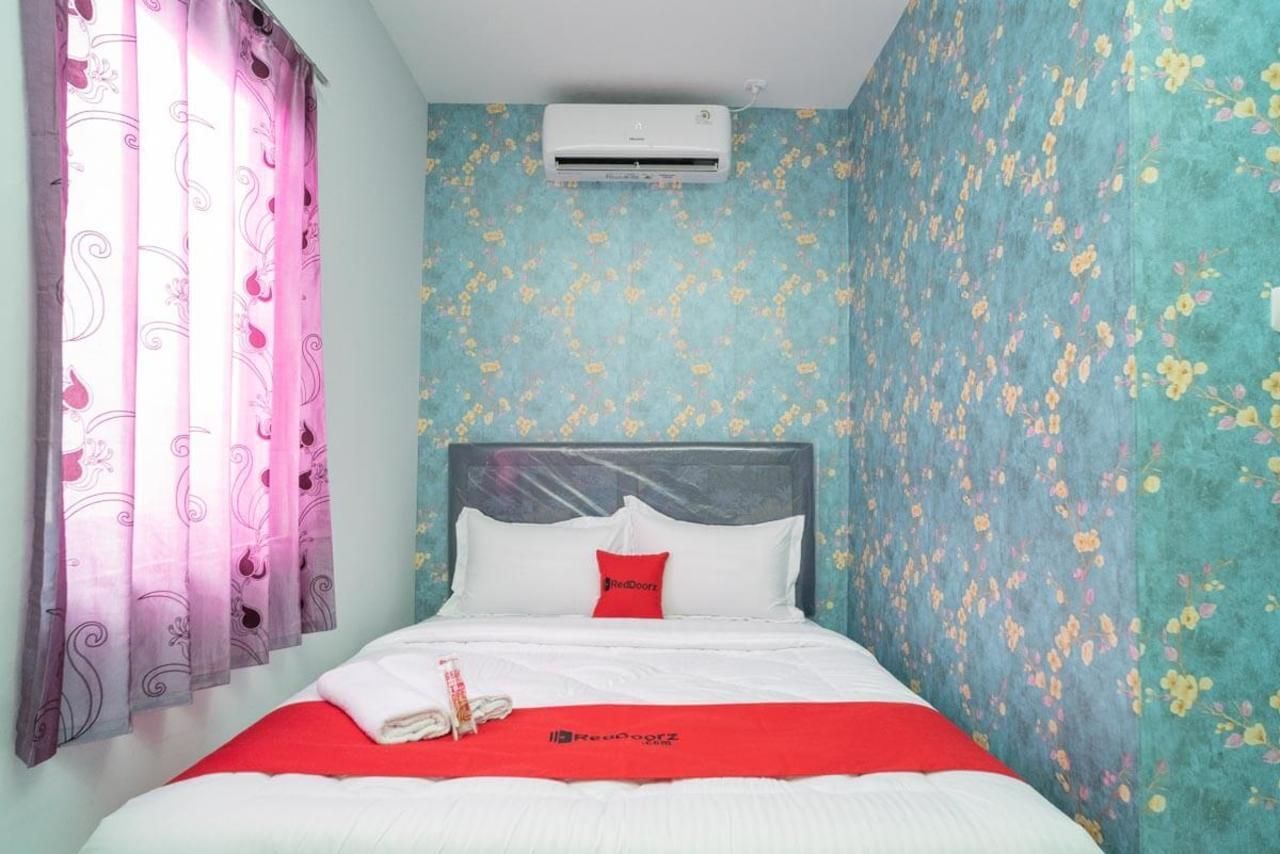 RedDoorz Room