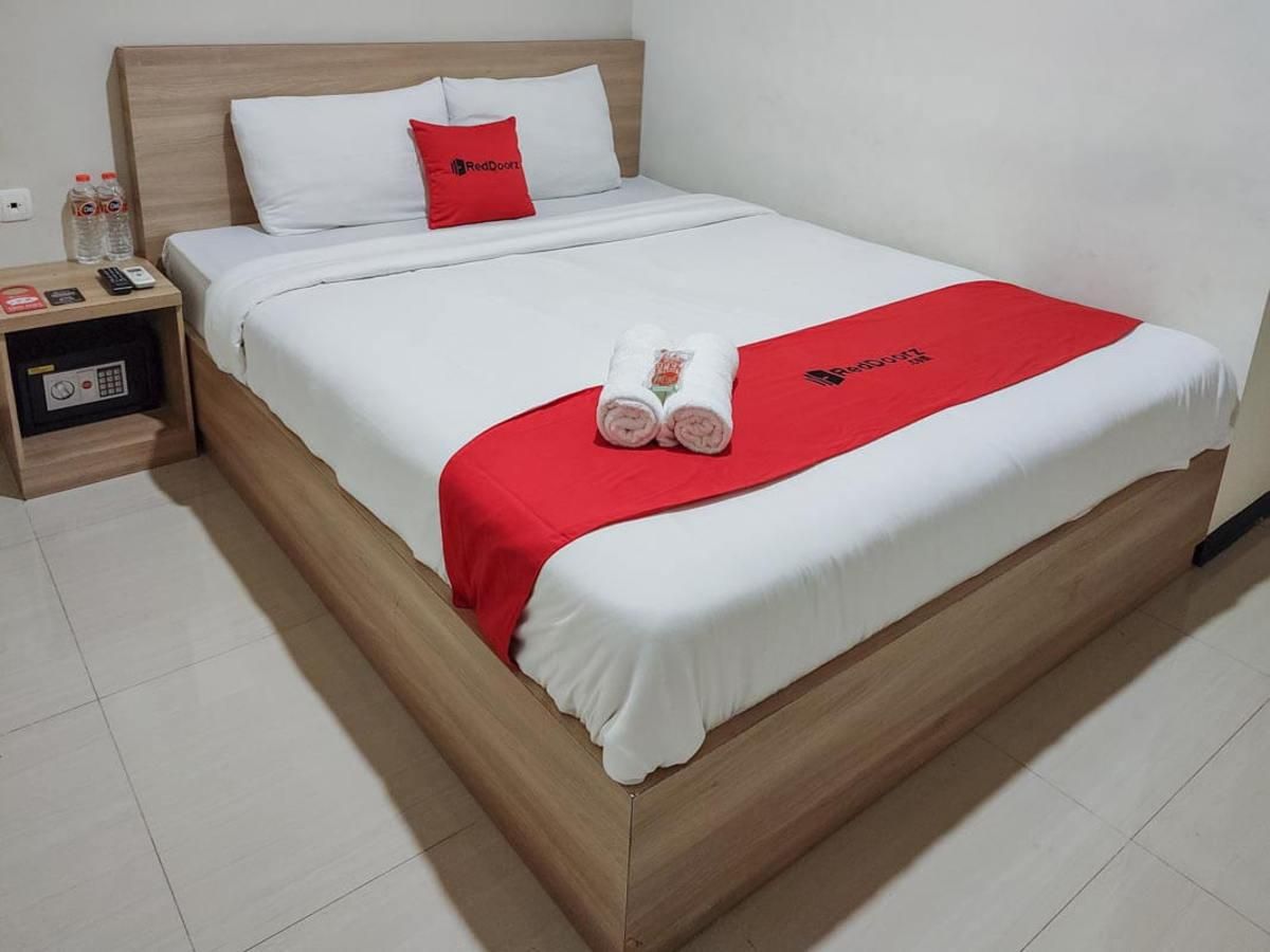 RedDoorz Room