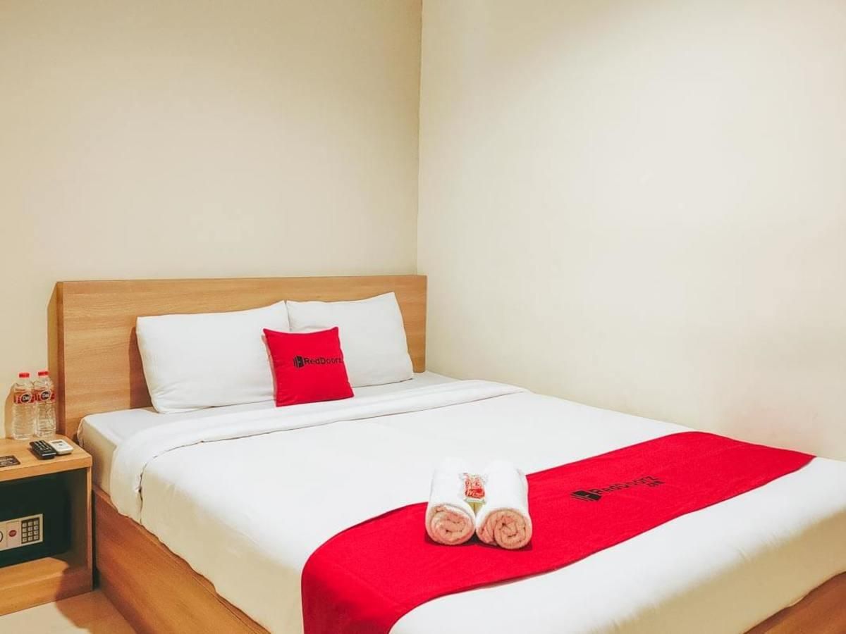 RedDoorz Room