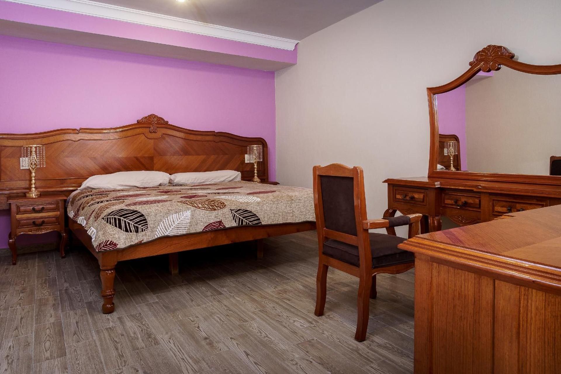 Queen Room with Shared Bathroom