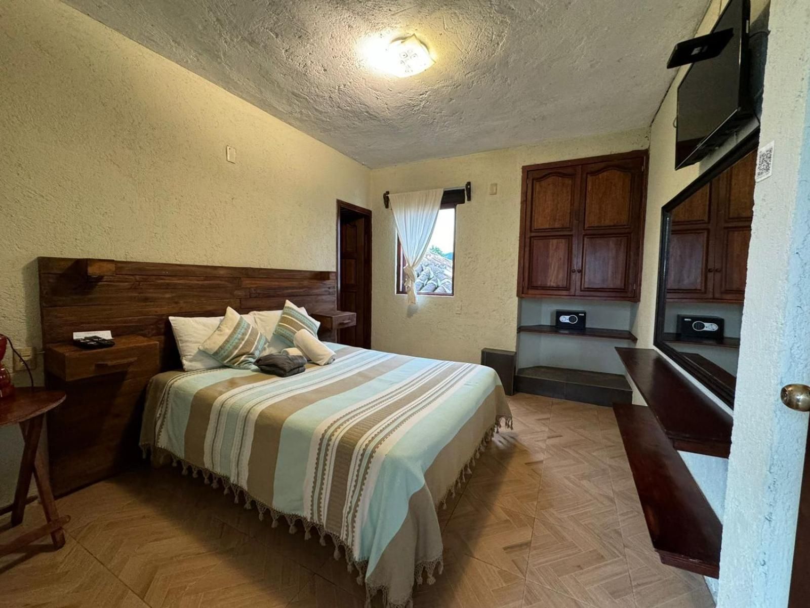 Queen Bedroom