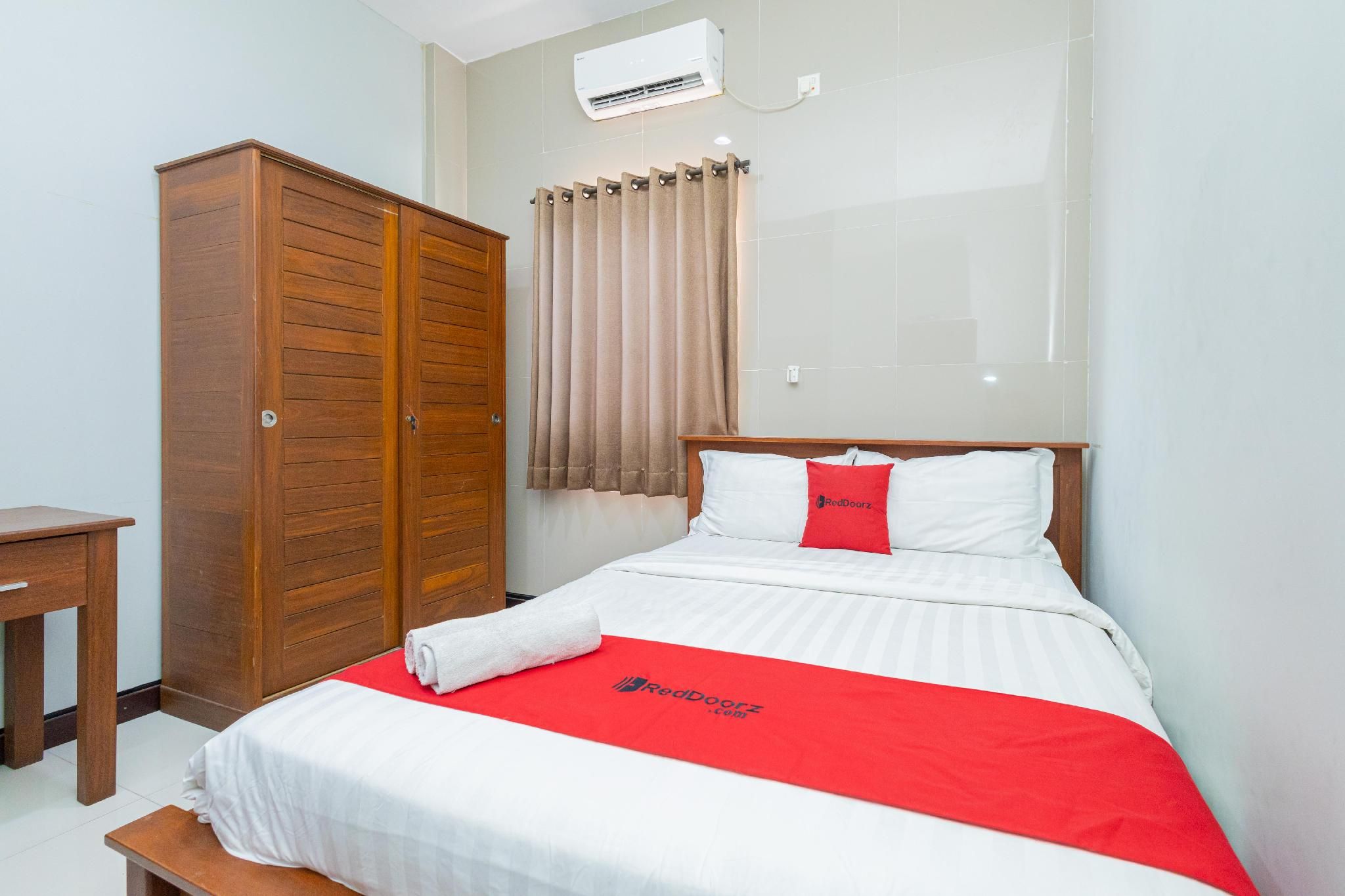 RedDoorz Room