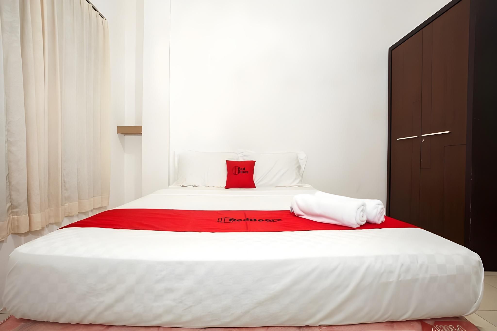 RedDoorz Room