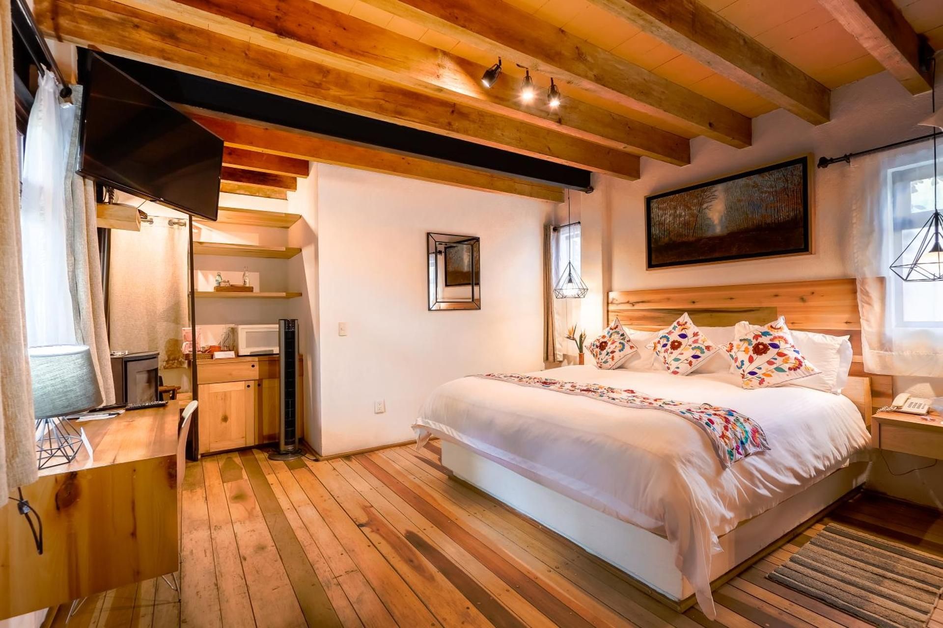 Mesón De Leyendas Breakfast & Downtown Deluxe Double Room