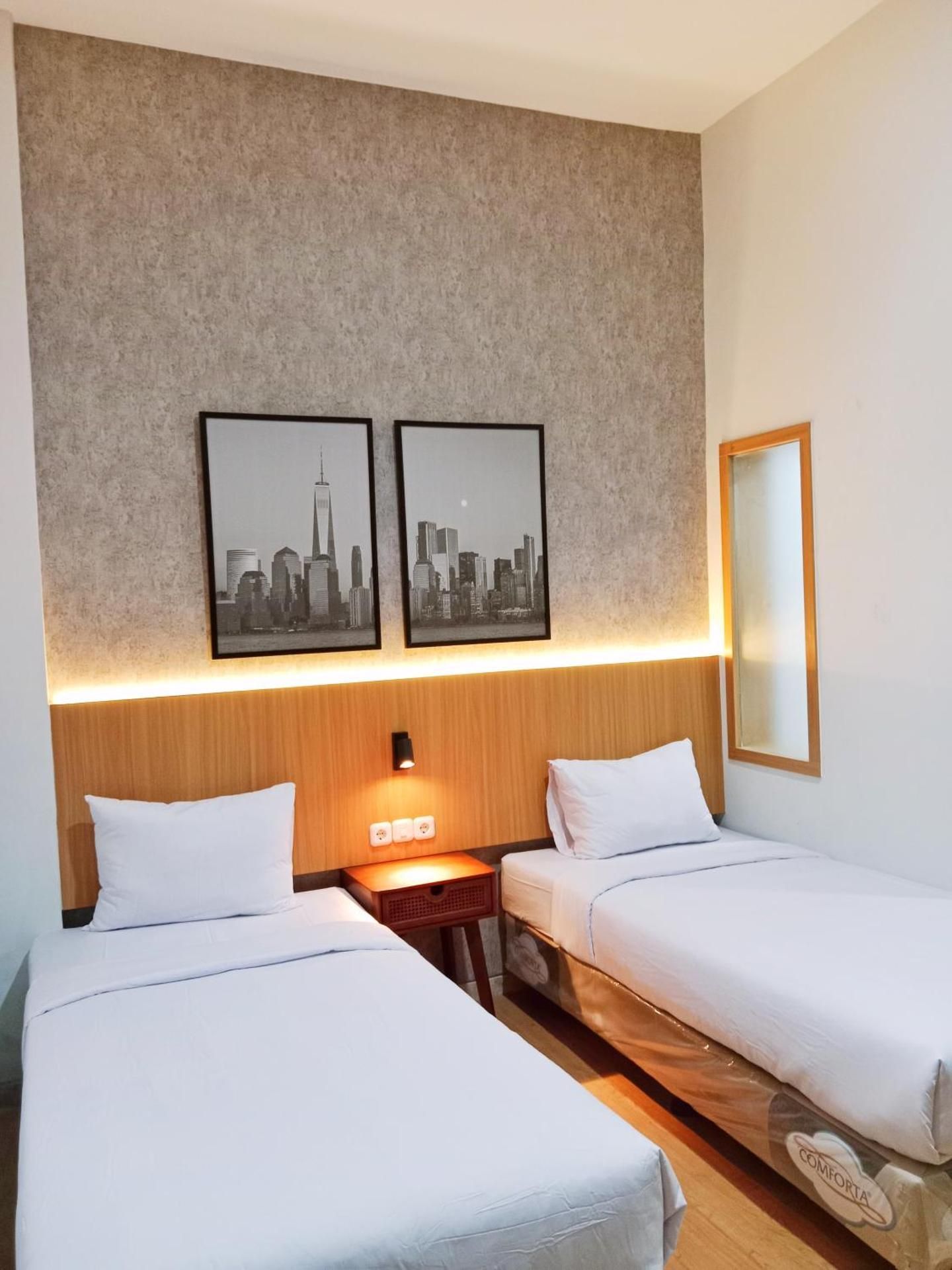 Standard Twin Room