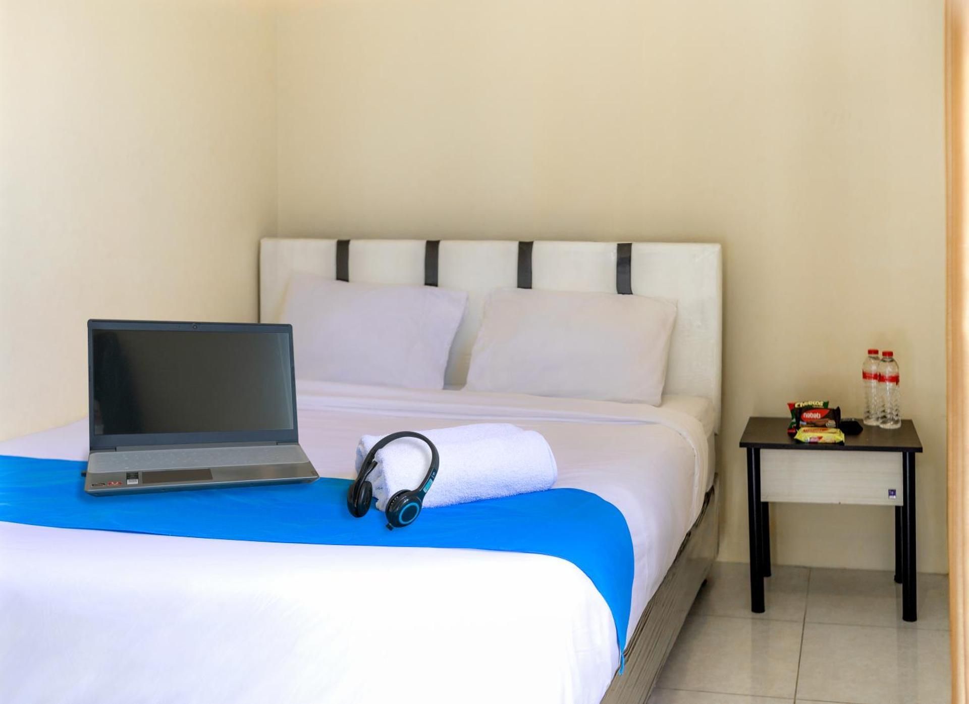 Deluxe Double Room (2 Adults + 1 Child)