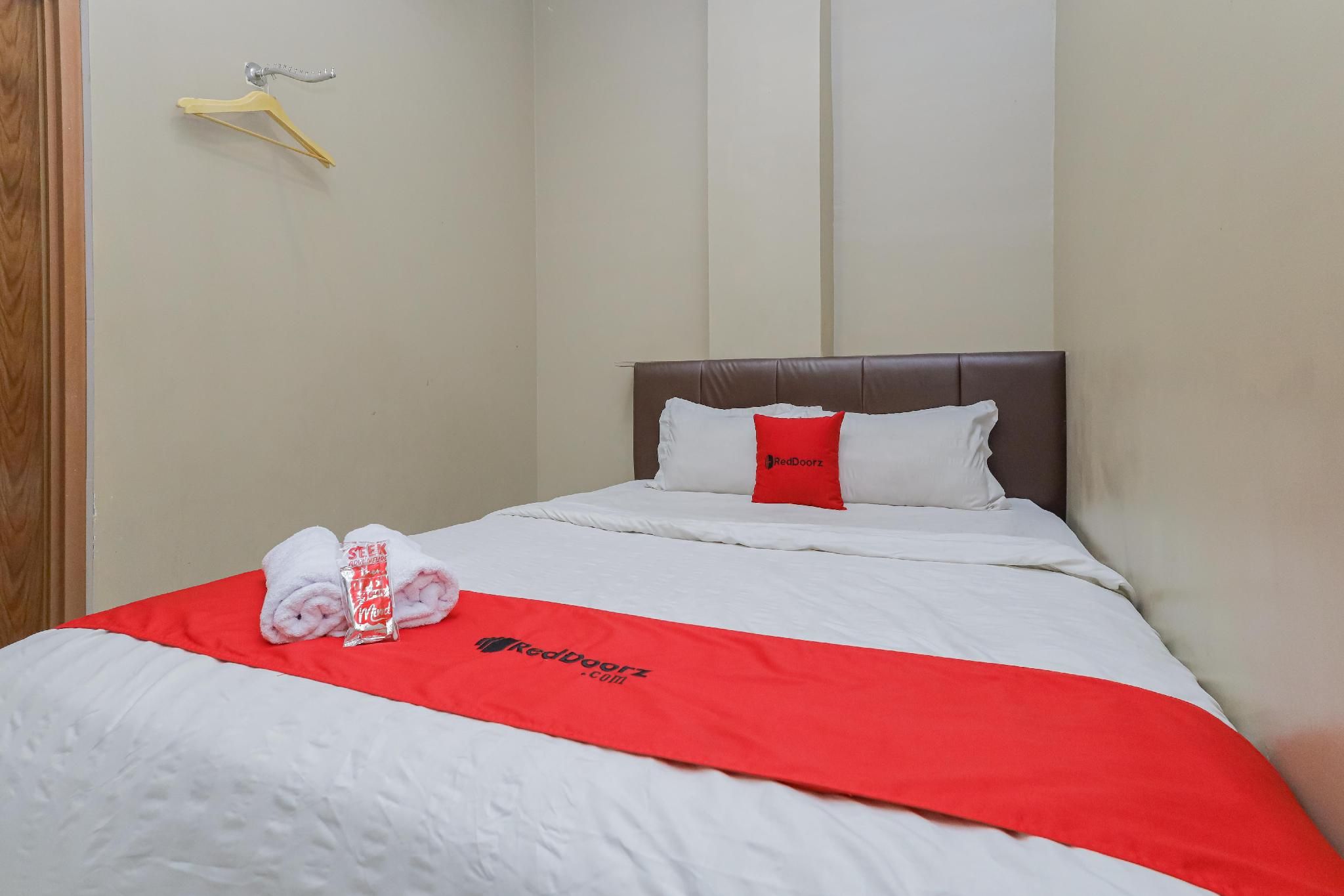RedDoorz Room