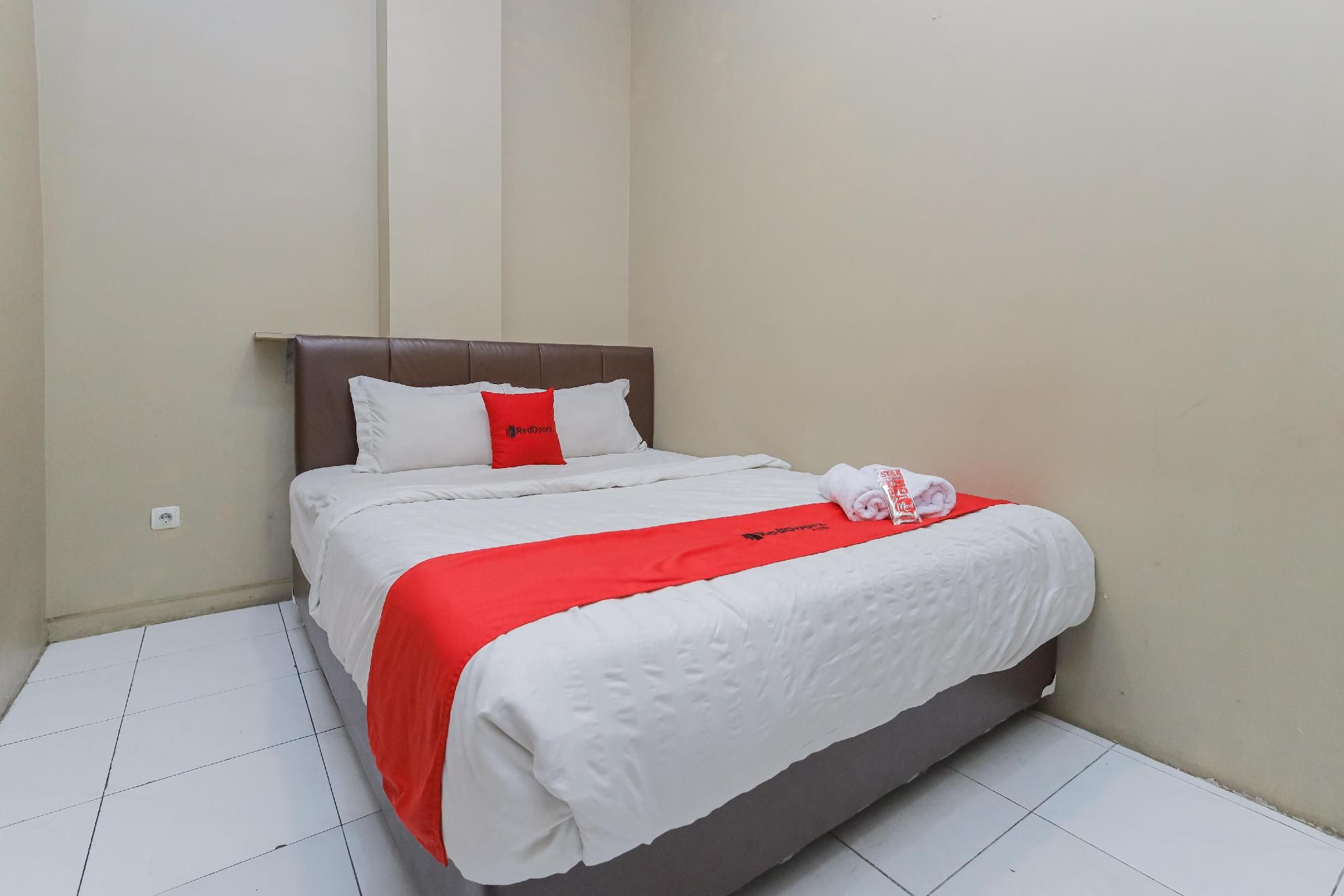 RedDoorz Room