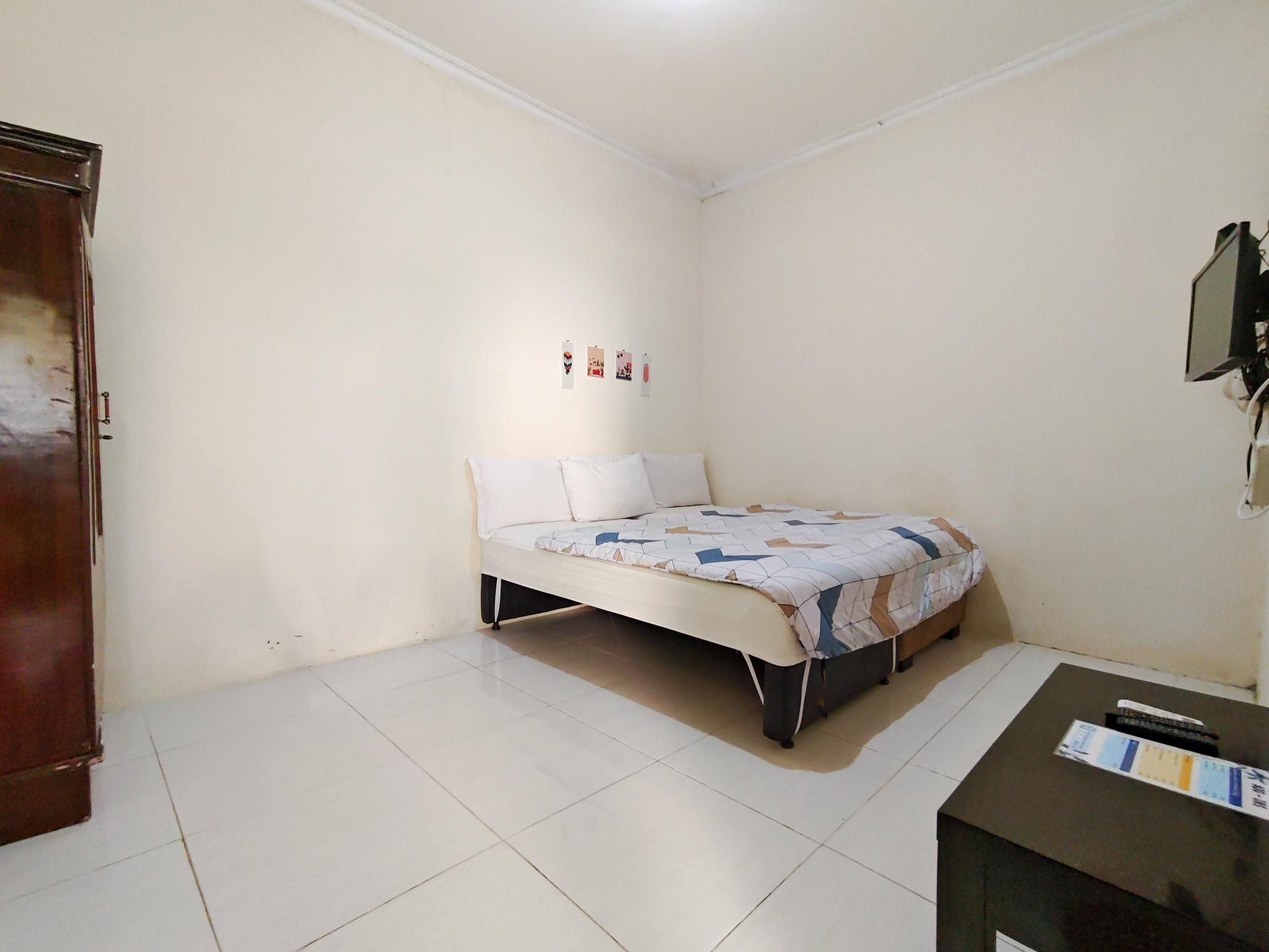 Triple Room with Shared Bathroom