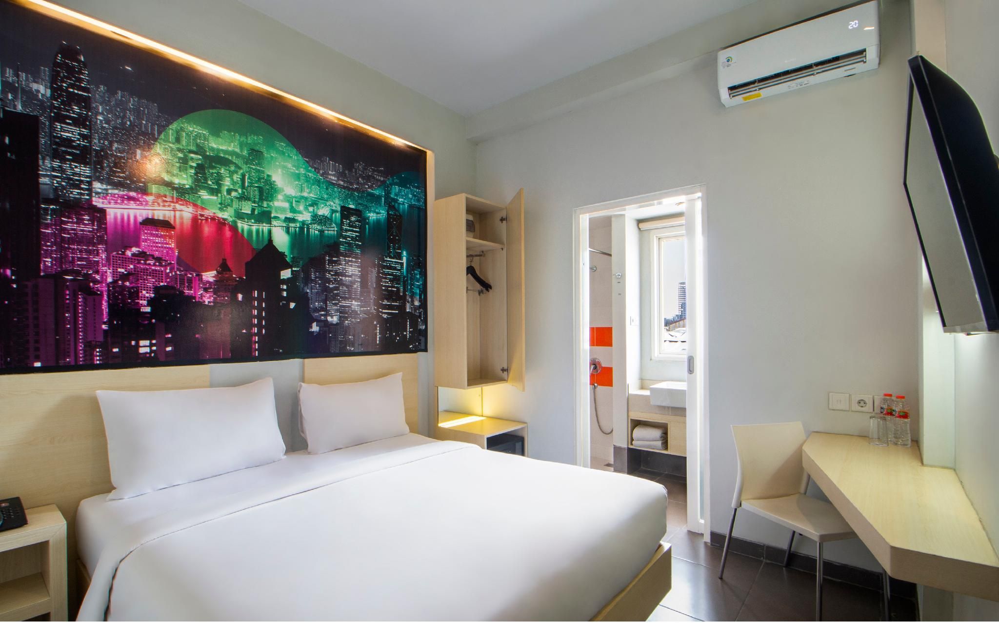 Hollywood Double Room
