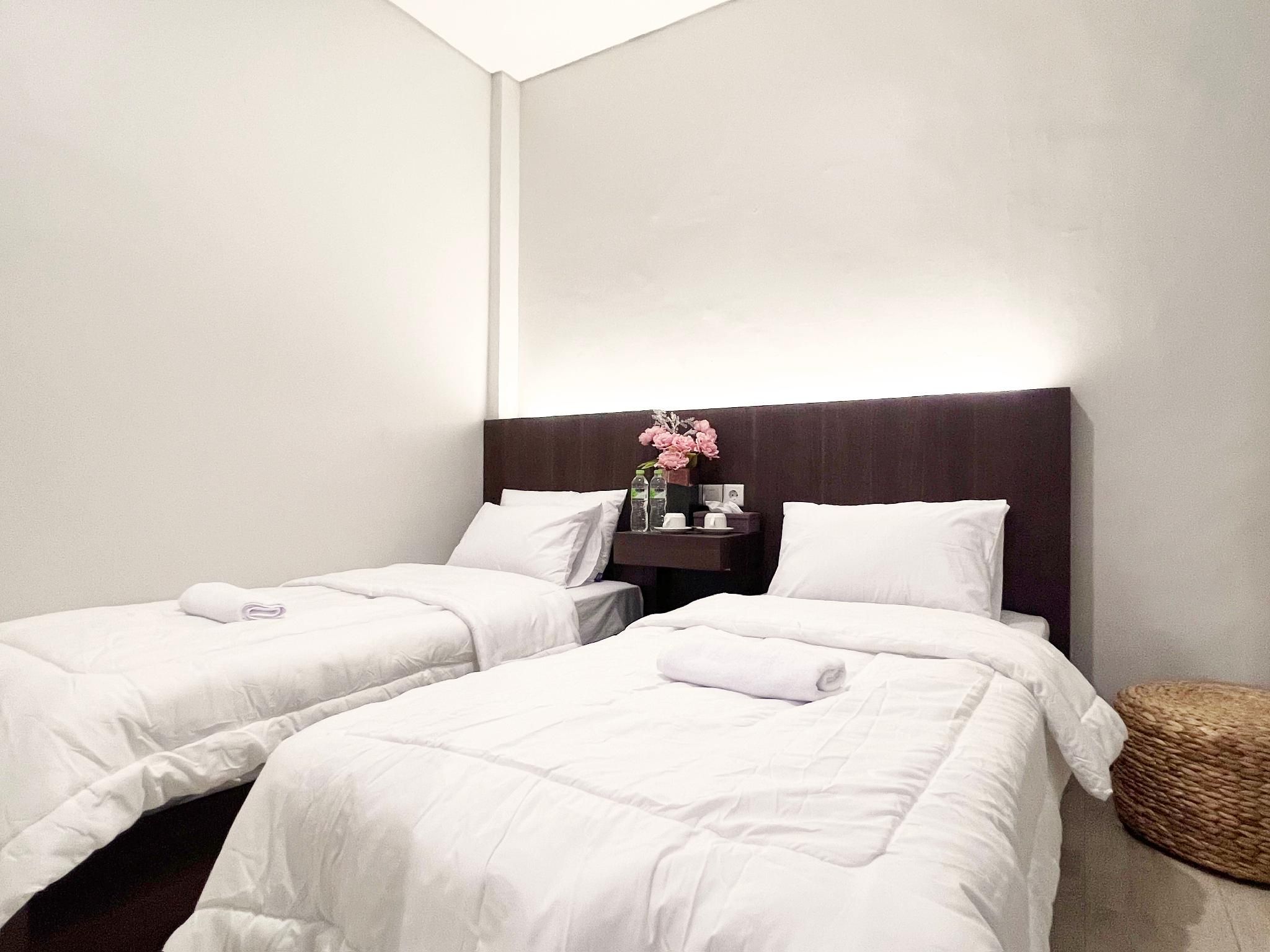 Twin Room for 2 People - Non-Smoking
