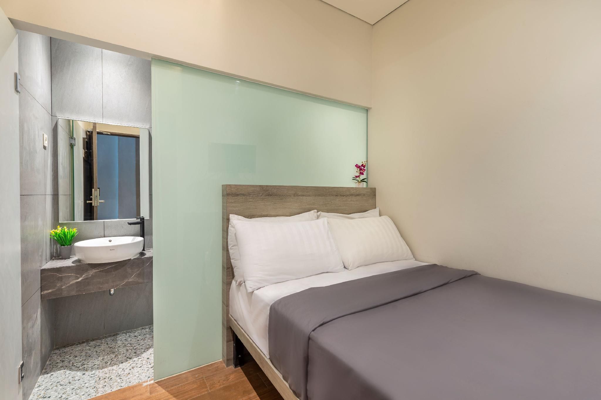 Standard - Queen Room