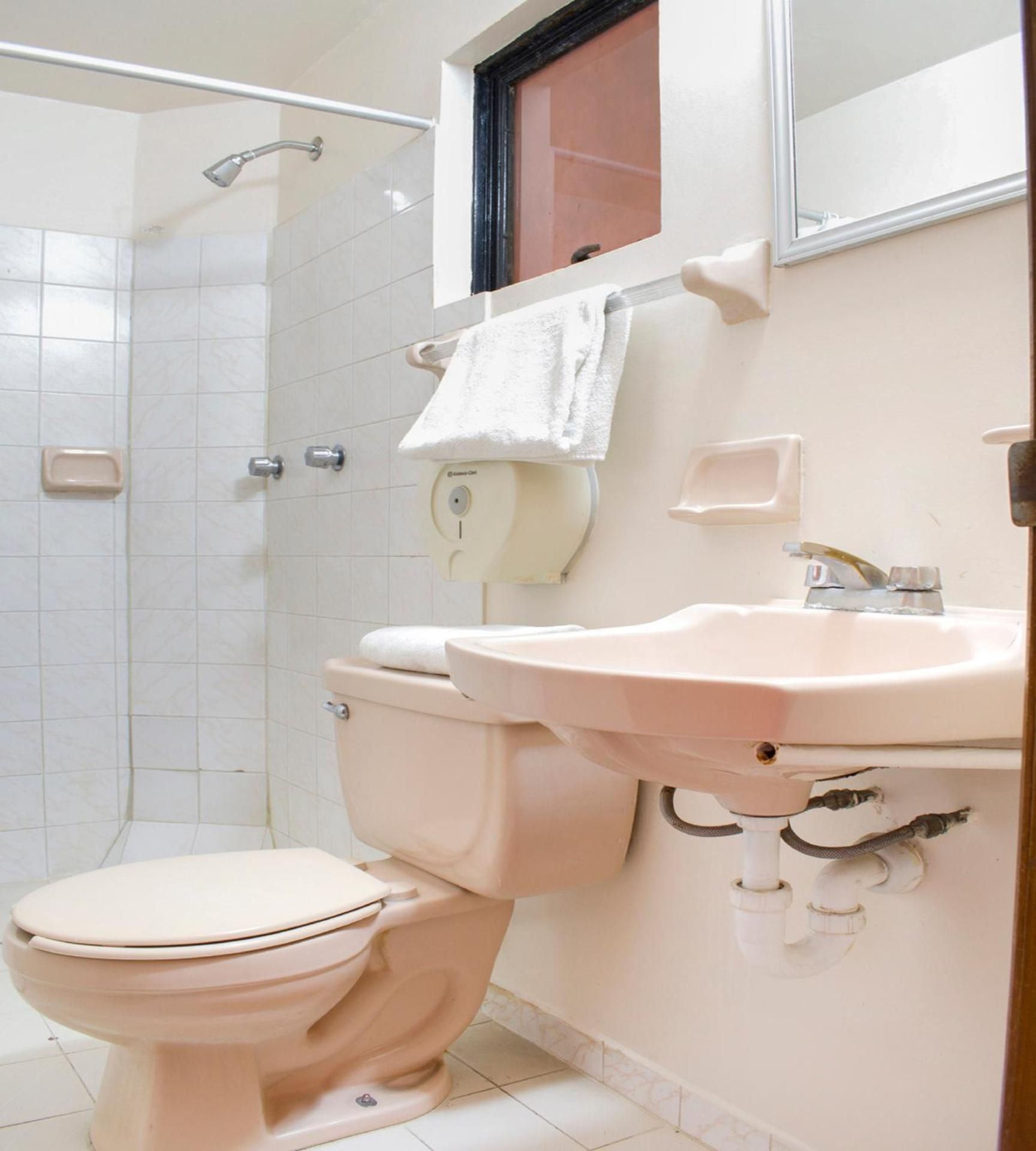 OYO Hotel Museo Standard Double Room with Two Double Beds 2