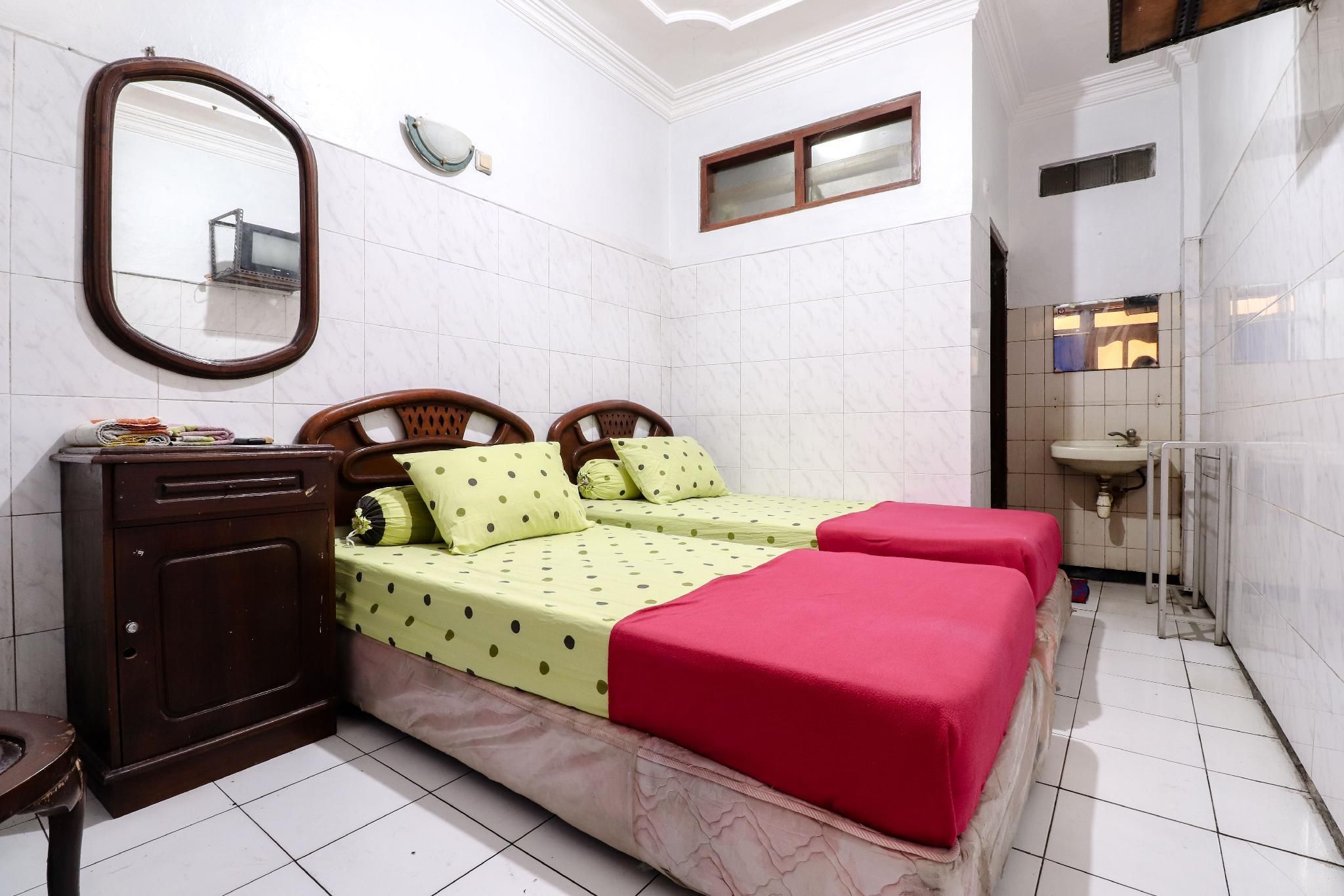 Standard Twin Room