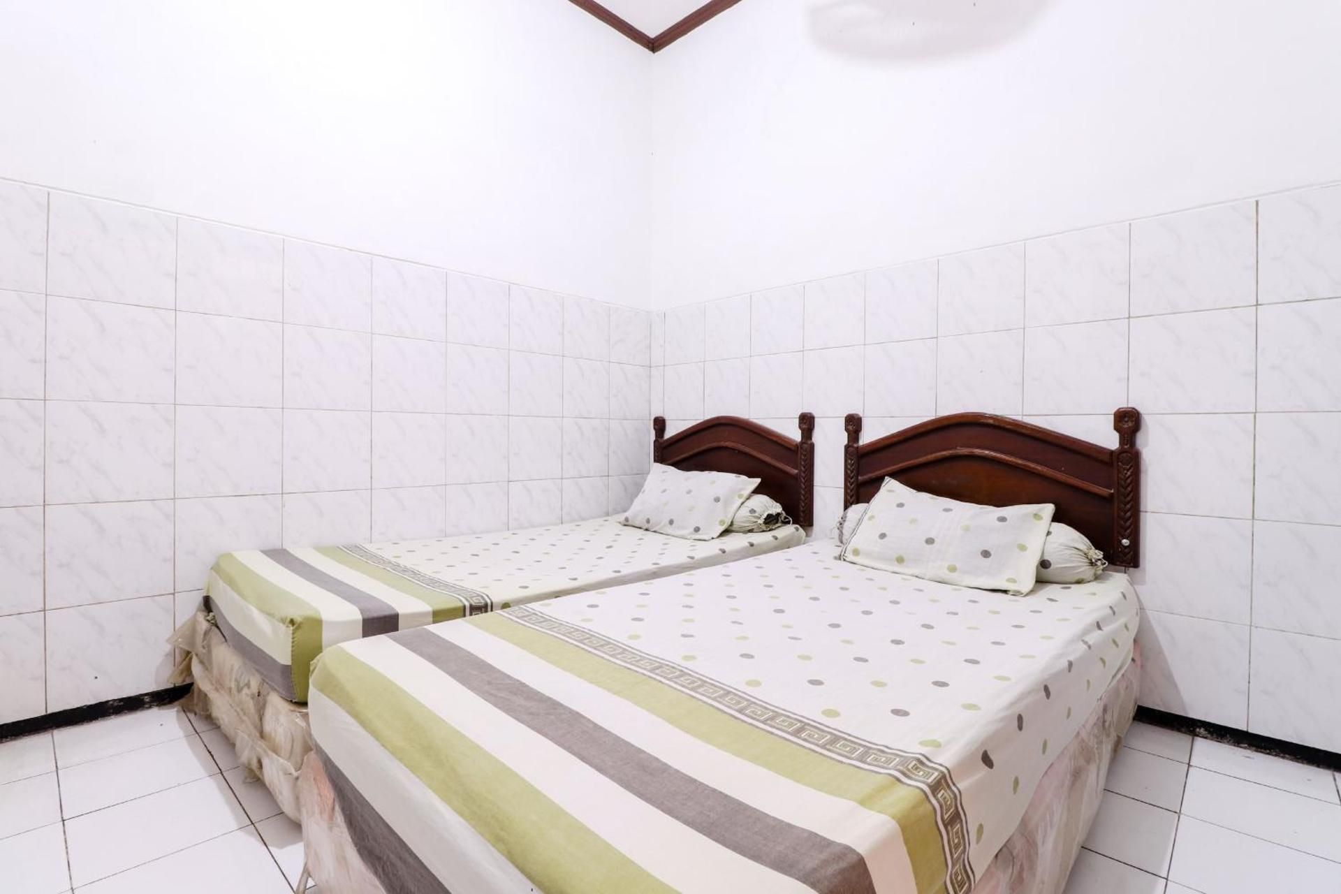 Economy Twin Room