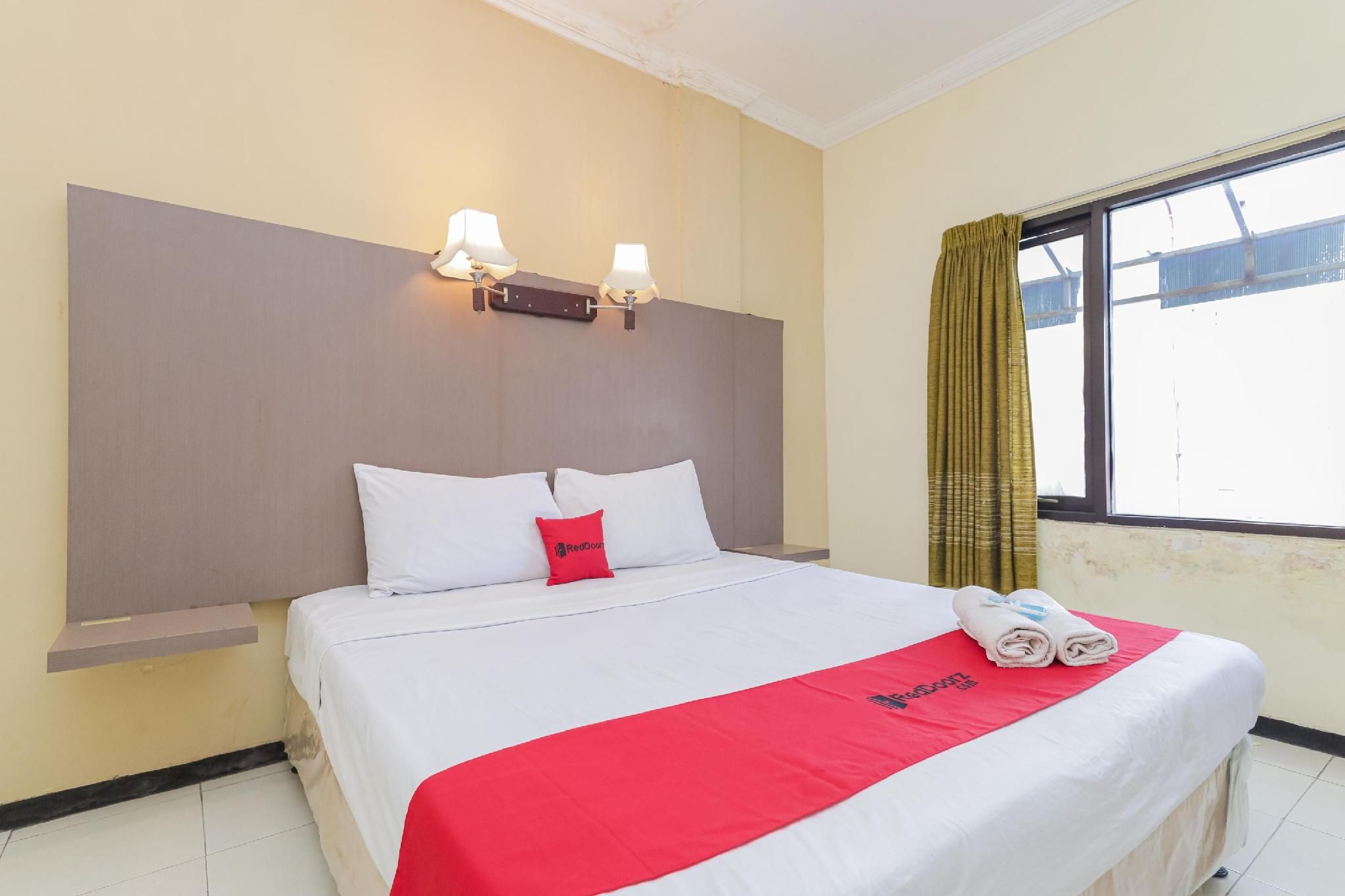 RedDoorz Room