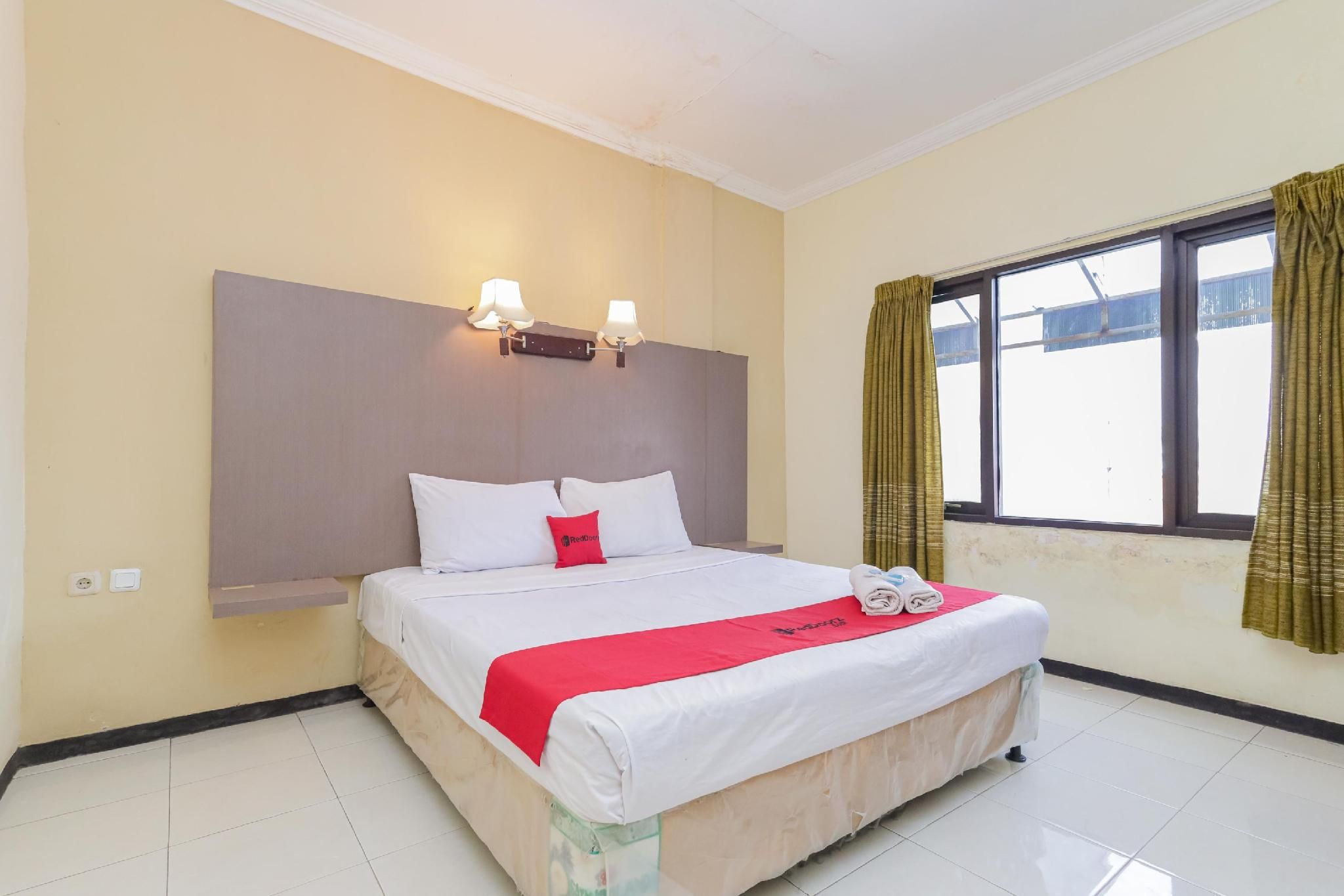 RedDoorz Room