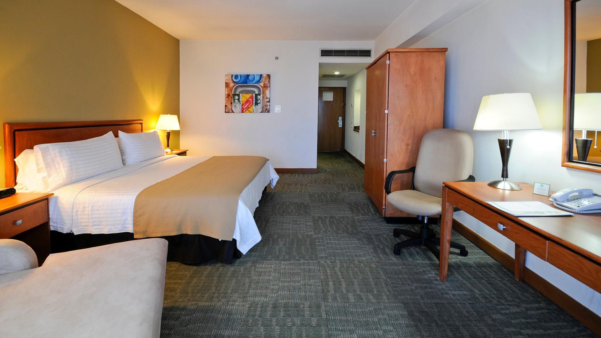 1 King Bed Non-Smoking