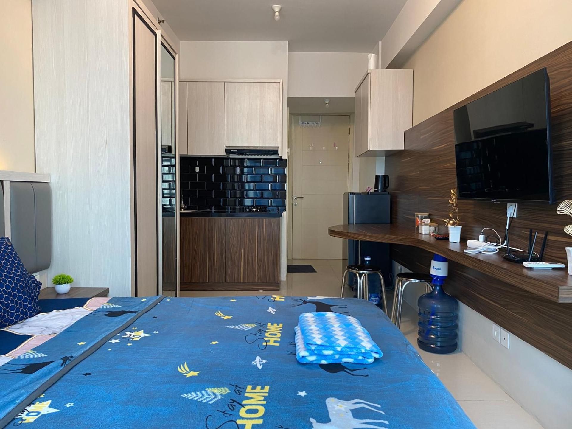 Studio Apartment