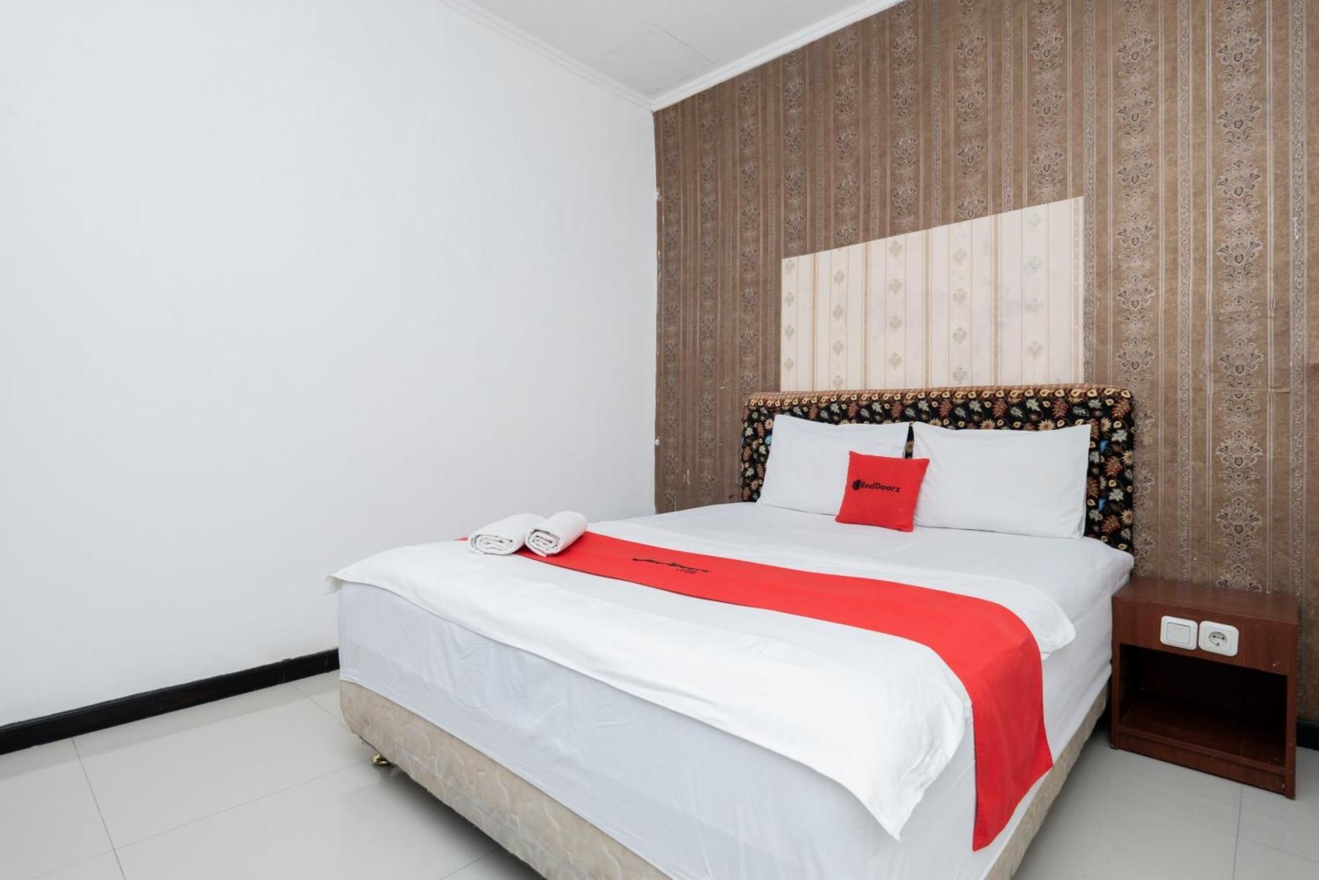 RedDoorz Room