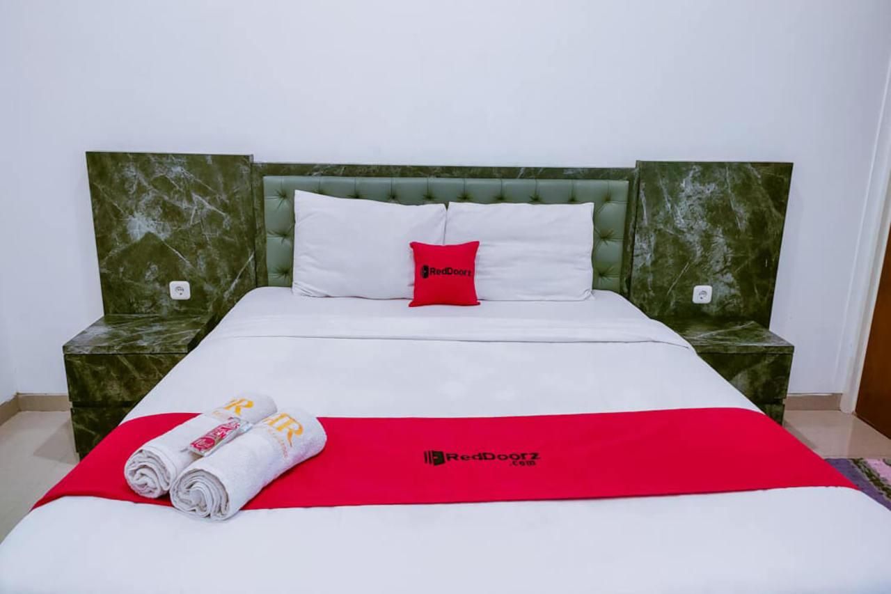 RedDoorz Room