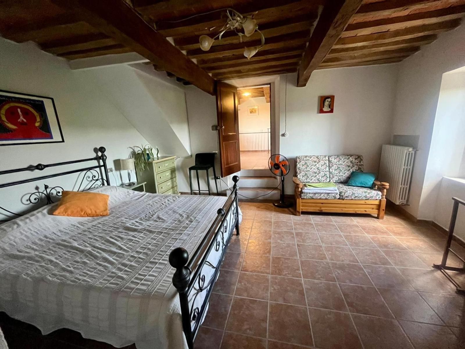 Monte Paradiso Agriturismo Family Suite with Balcony 2