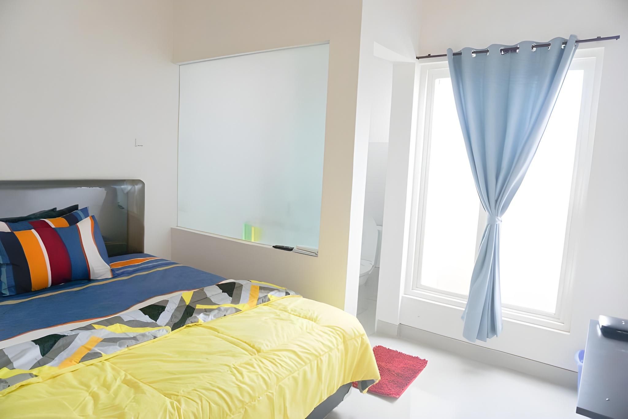 Queen Bedroom