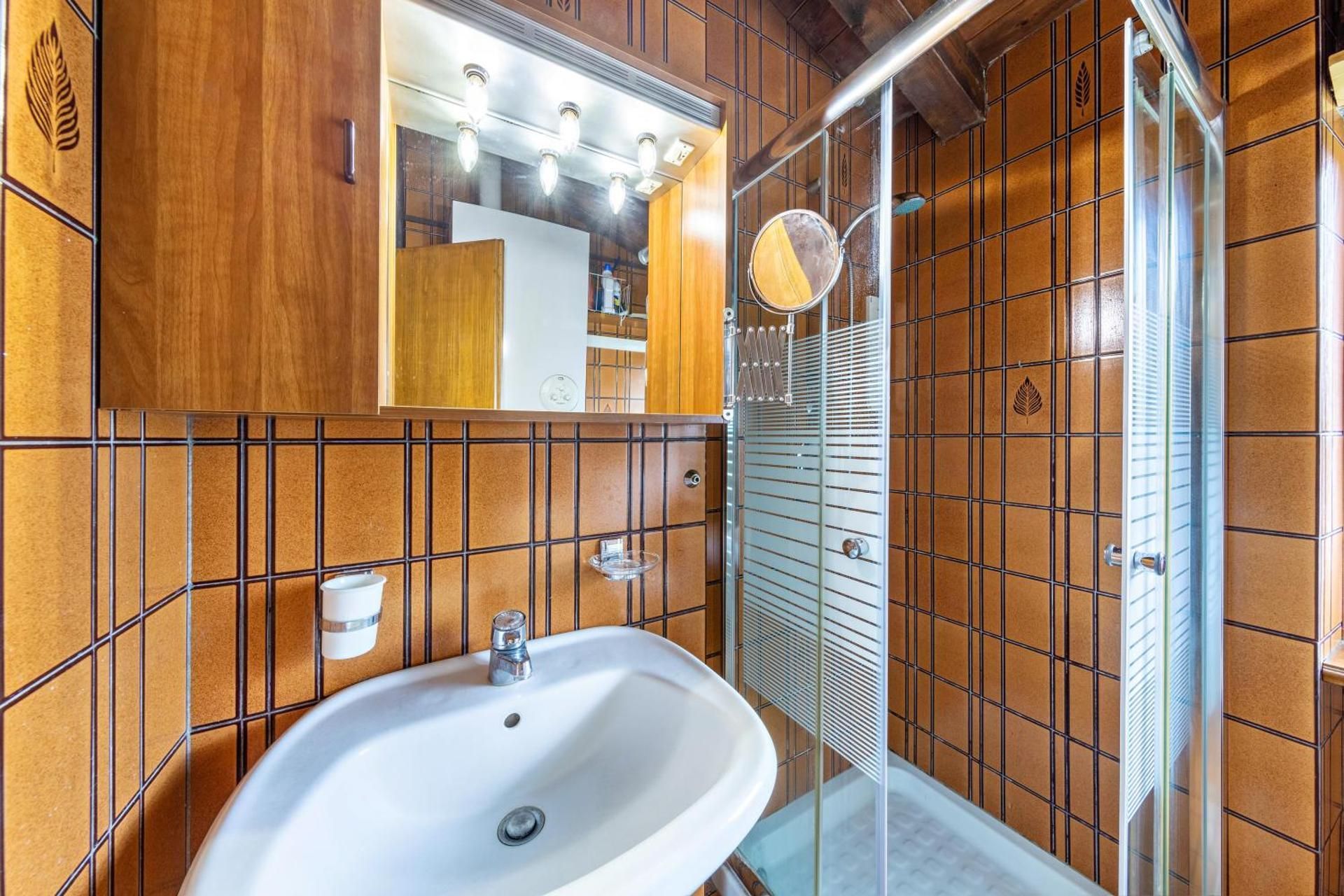 Superior One-Bedroom Apartment