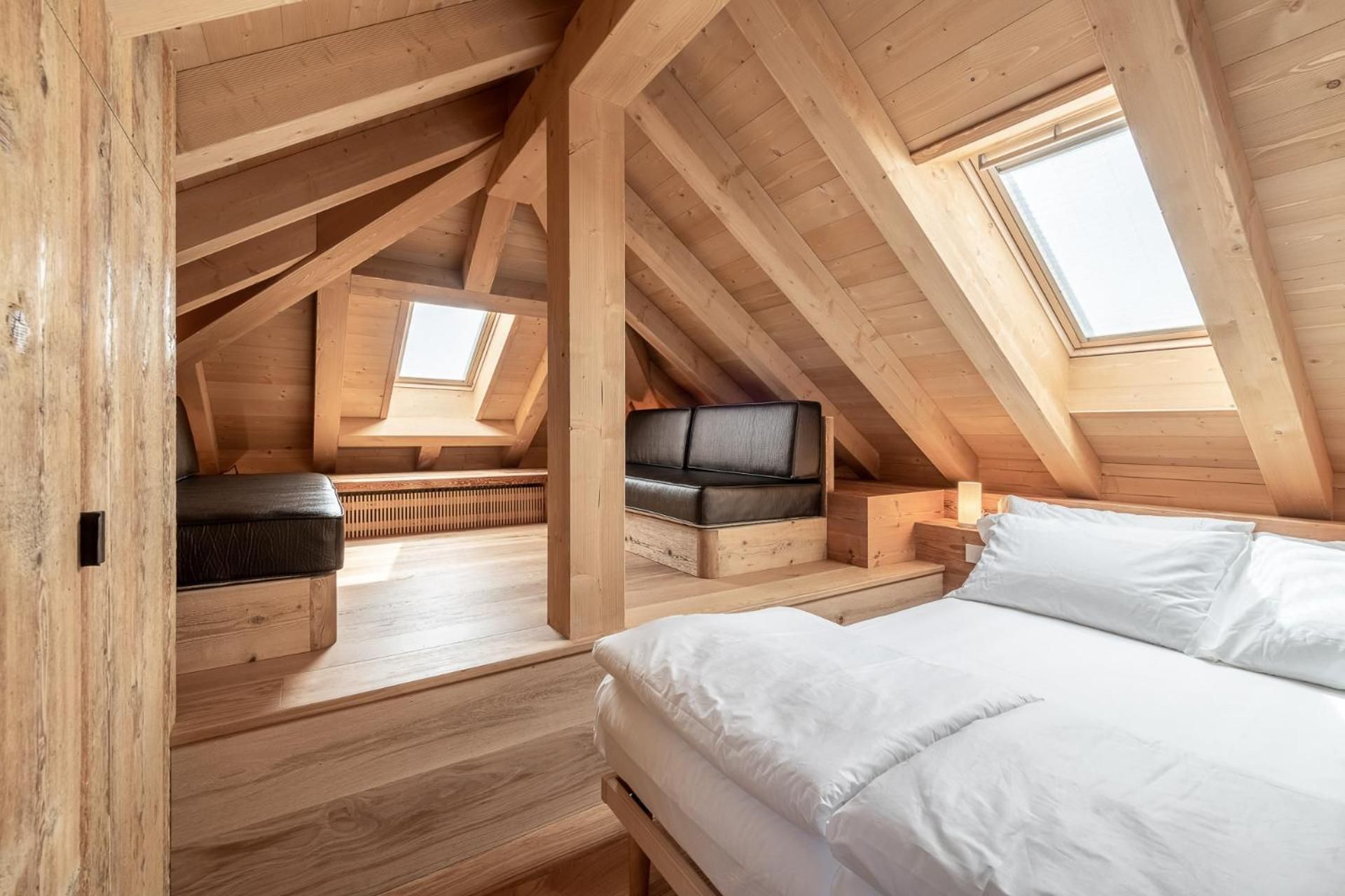 Deluxe Attic 