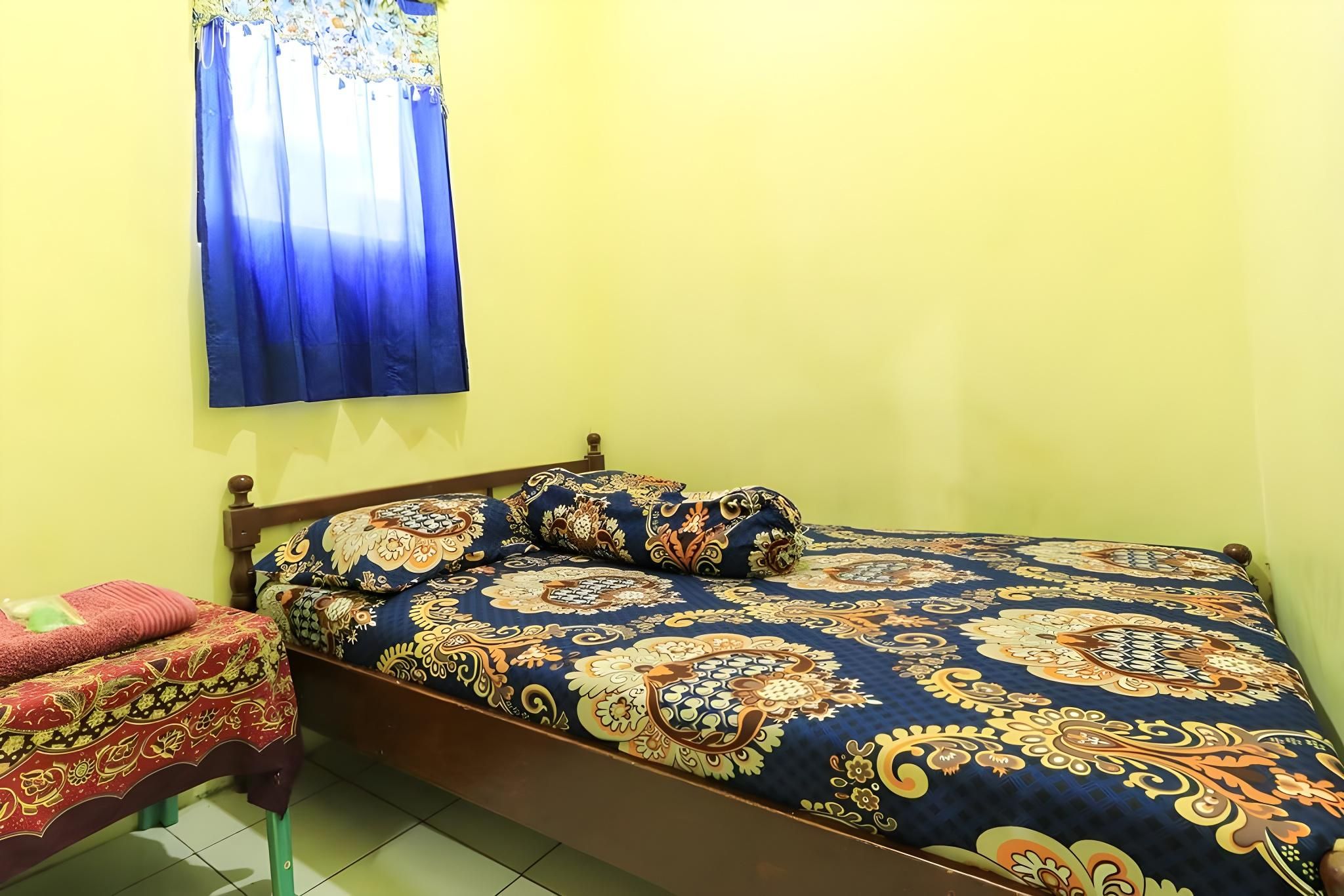 Single Bed Guest