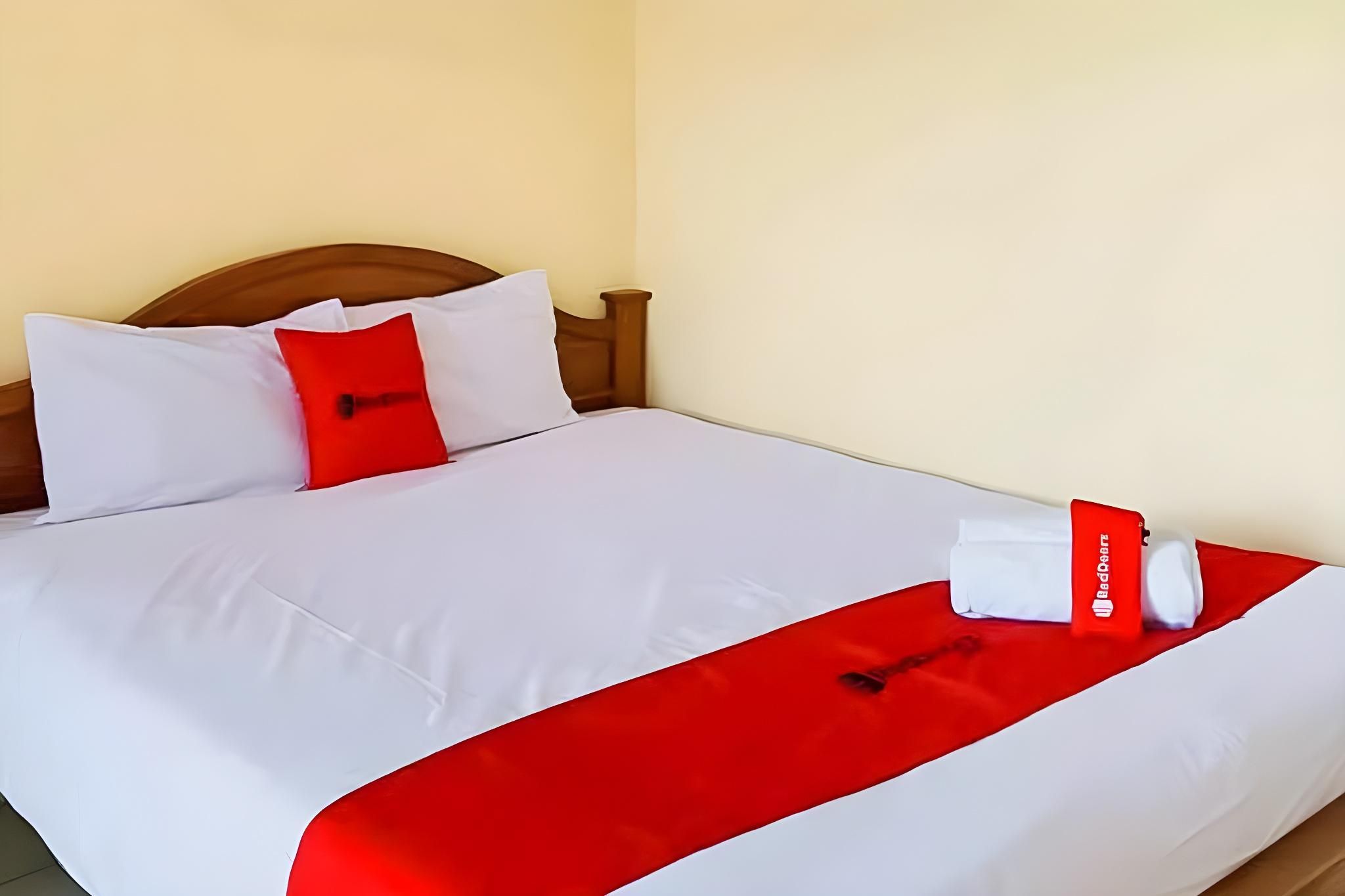 RedDoorz Room