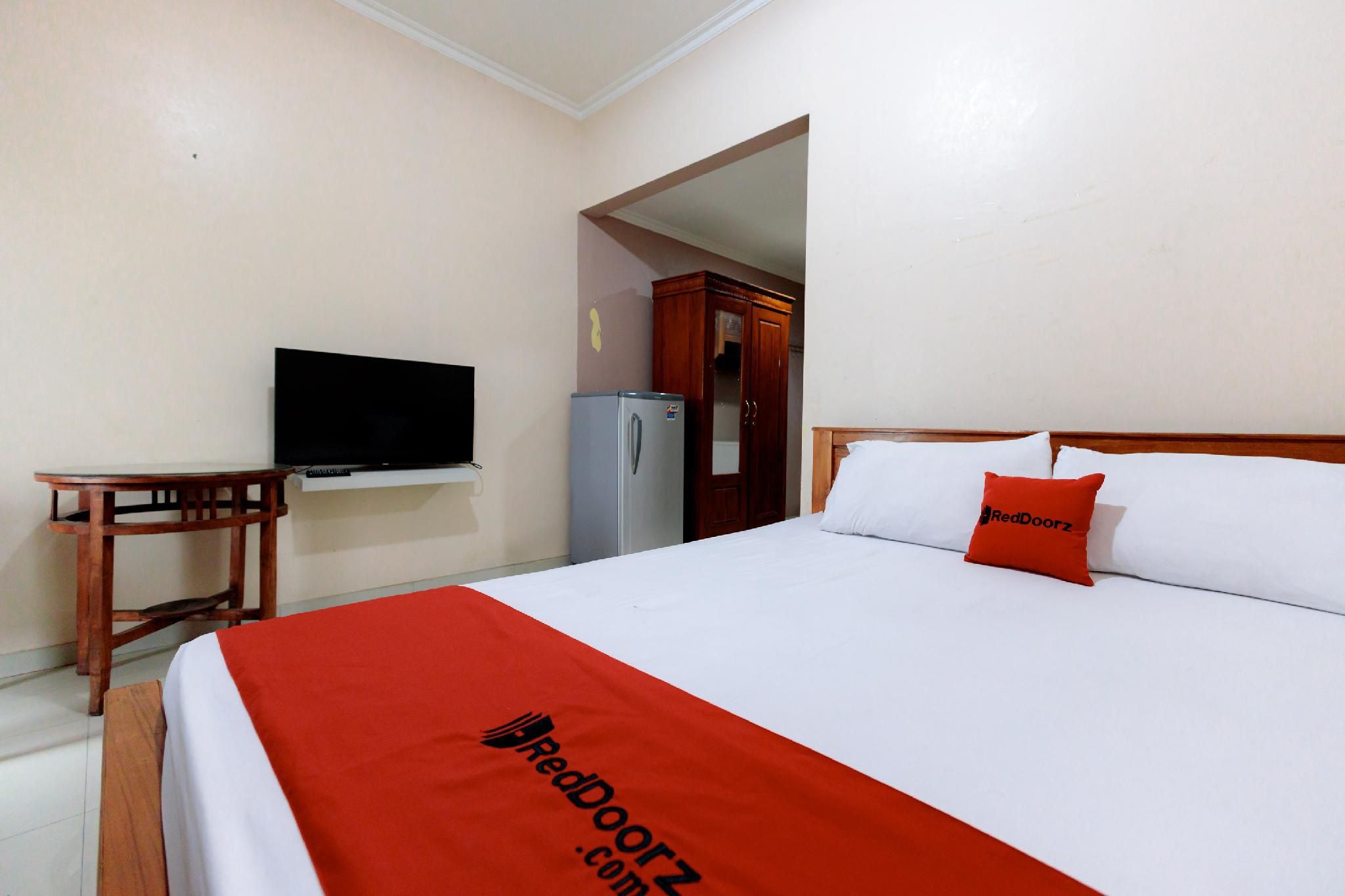 RedDoorz Room