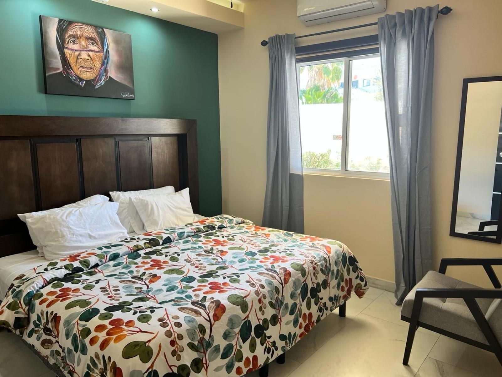 Deluxe King Suite