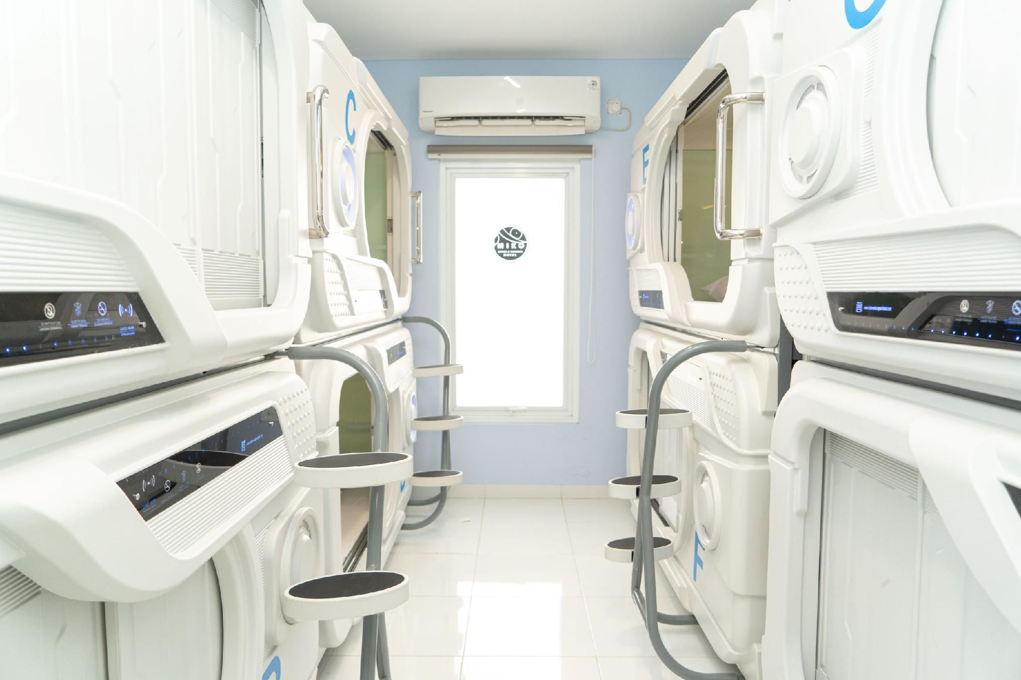 Capsule Room with Shared Bathroom - Female Only
